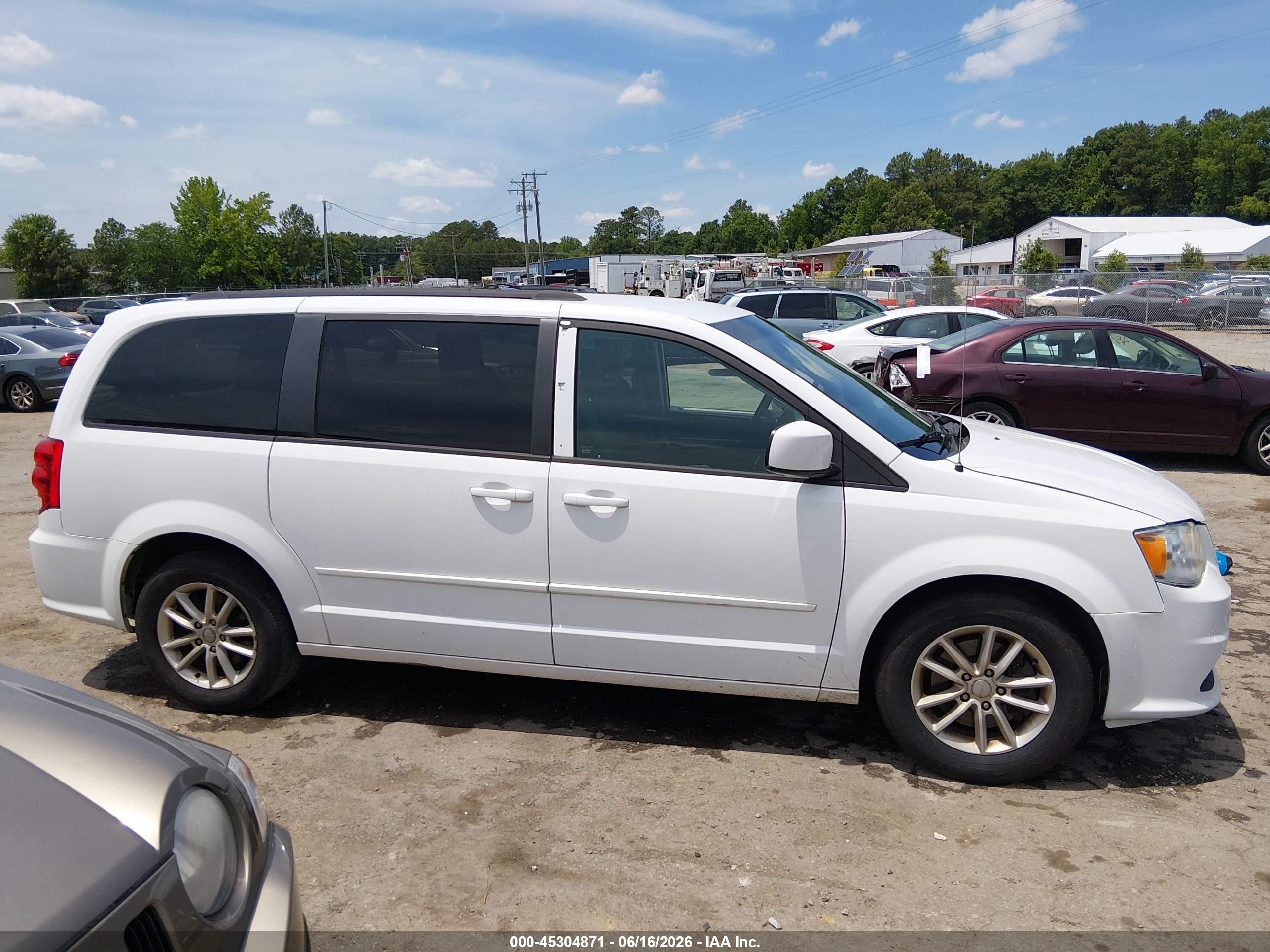 2014 Dodge Grand Caravan Sxt White vin: 2C4RDGCG0ER193776