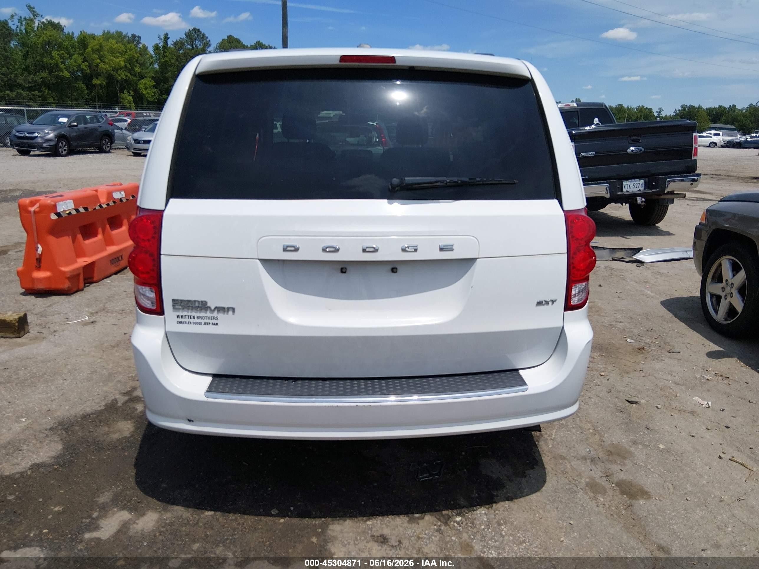 2014 Dodge Grand Caravan Sxt White vin: 2C4RDGCG0ER193776