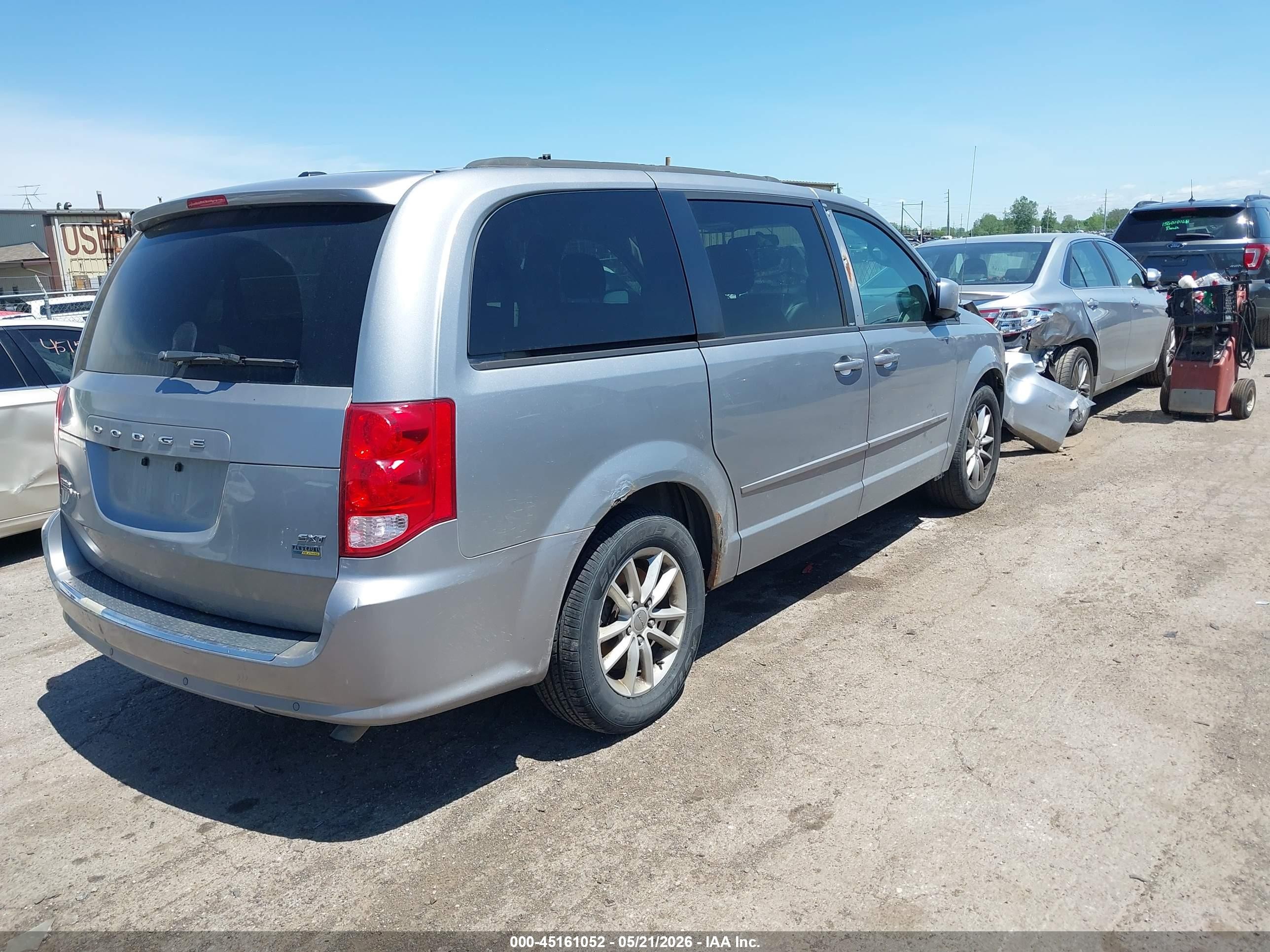 2014 Dodge Grand Caravan Sxt Silver vin: 2C4RDGCG0ER264992