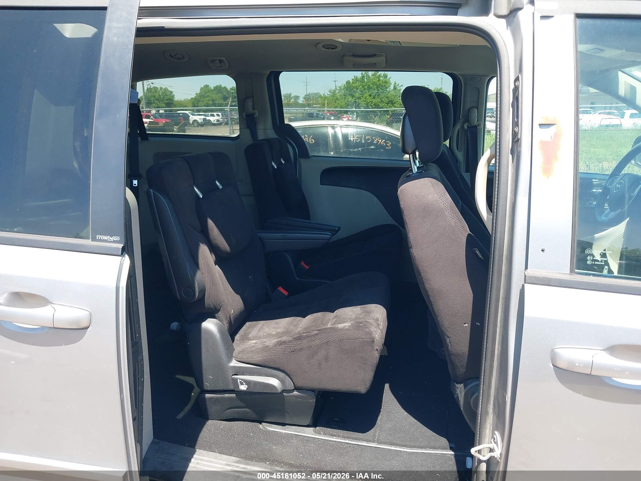 2014 Dodge Grand Caravan Sxt Silver vin: 2C4RDGCG0ER264992