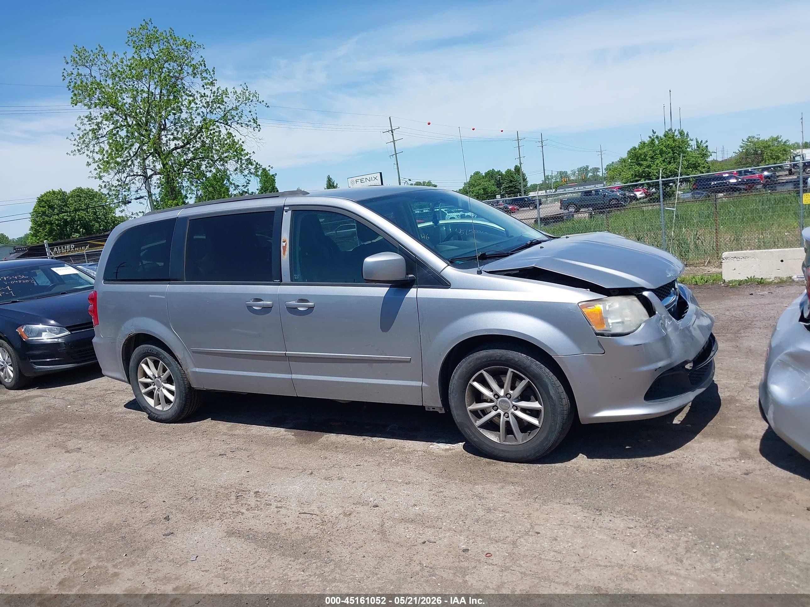 2014 Dodge Grand Caravan Sxt Silver vin: 2C4RDGCG0ER264992