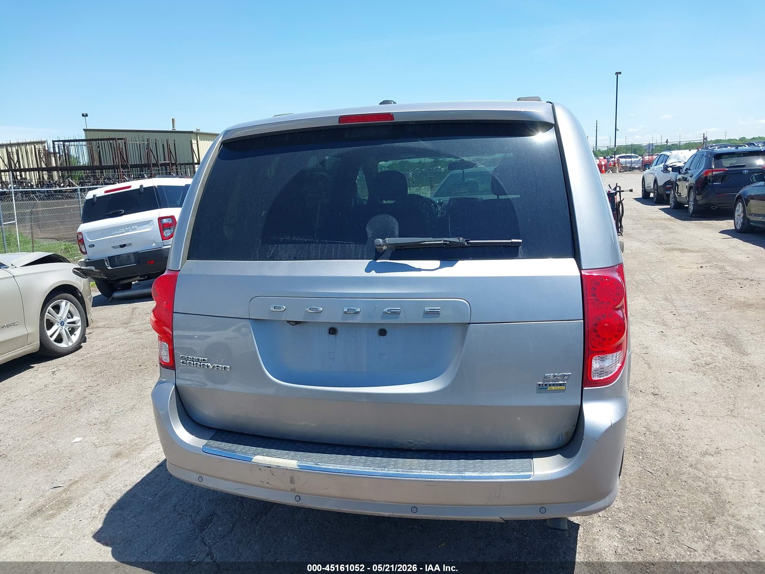 2014 Dodge Grand Caravan Sxt Silver vin: 2C4RDGCG0ER264992