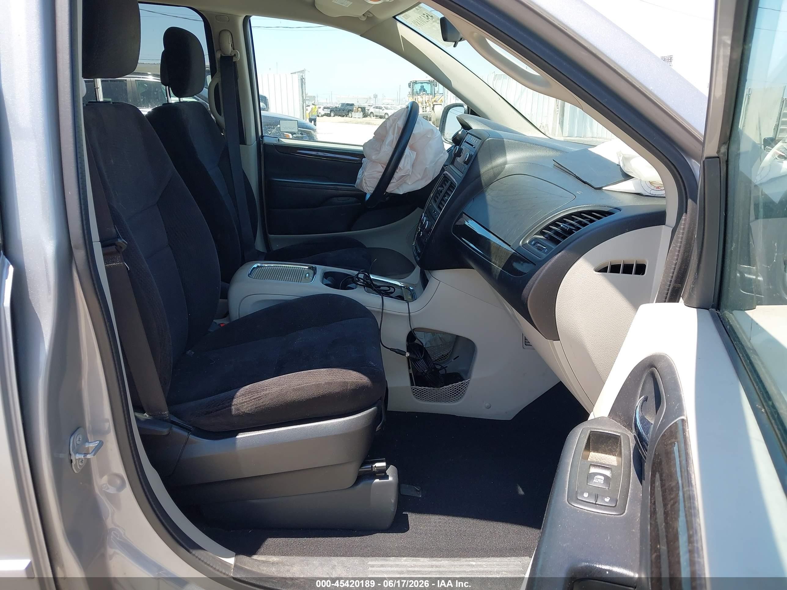 2014 Dodge Grand Caravan Sxt Серебряный vin: 2C4RDGCG0ER323362