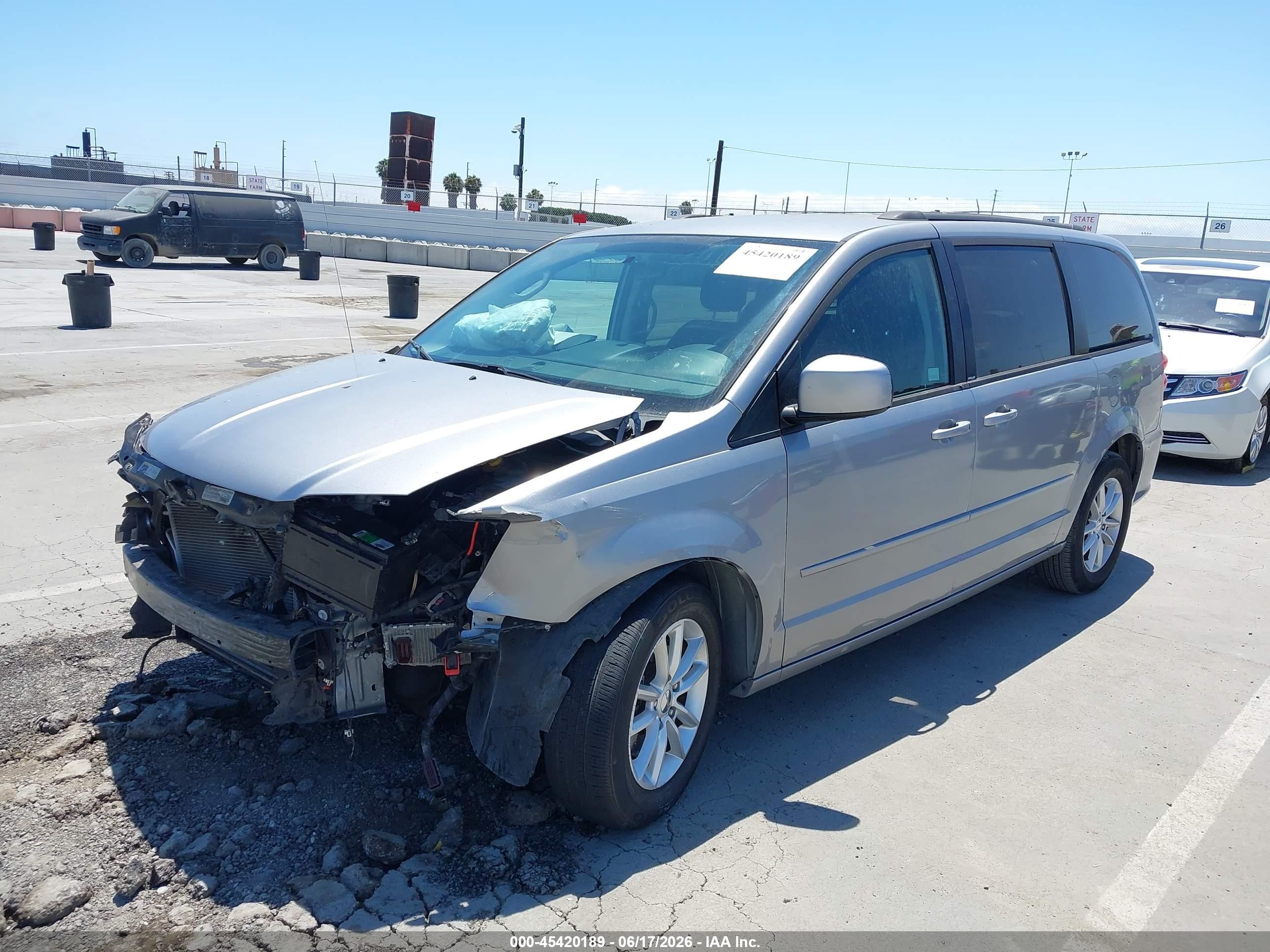2014 Dodge Grand Caravan Sxt Серебряный vin: 2C4RDGCG0ER323362