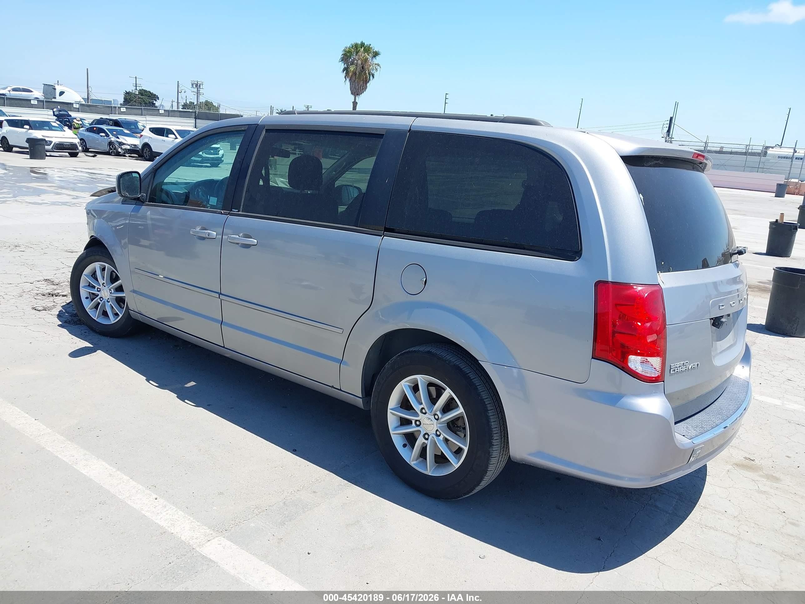 2014 Dodge Grand Caravan Sxt Серебряный vin: 2C4RDGCG0ER323362