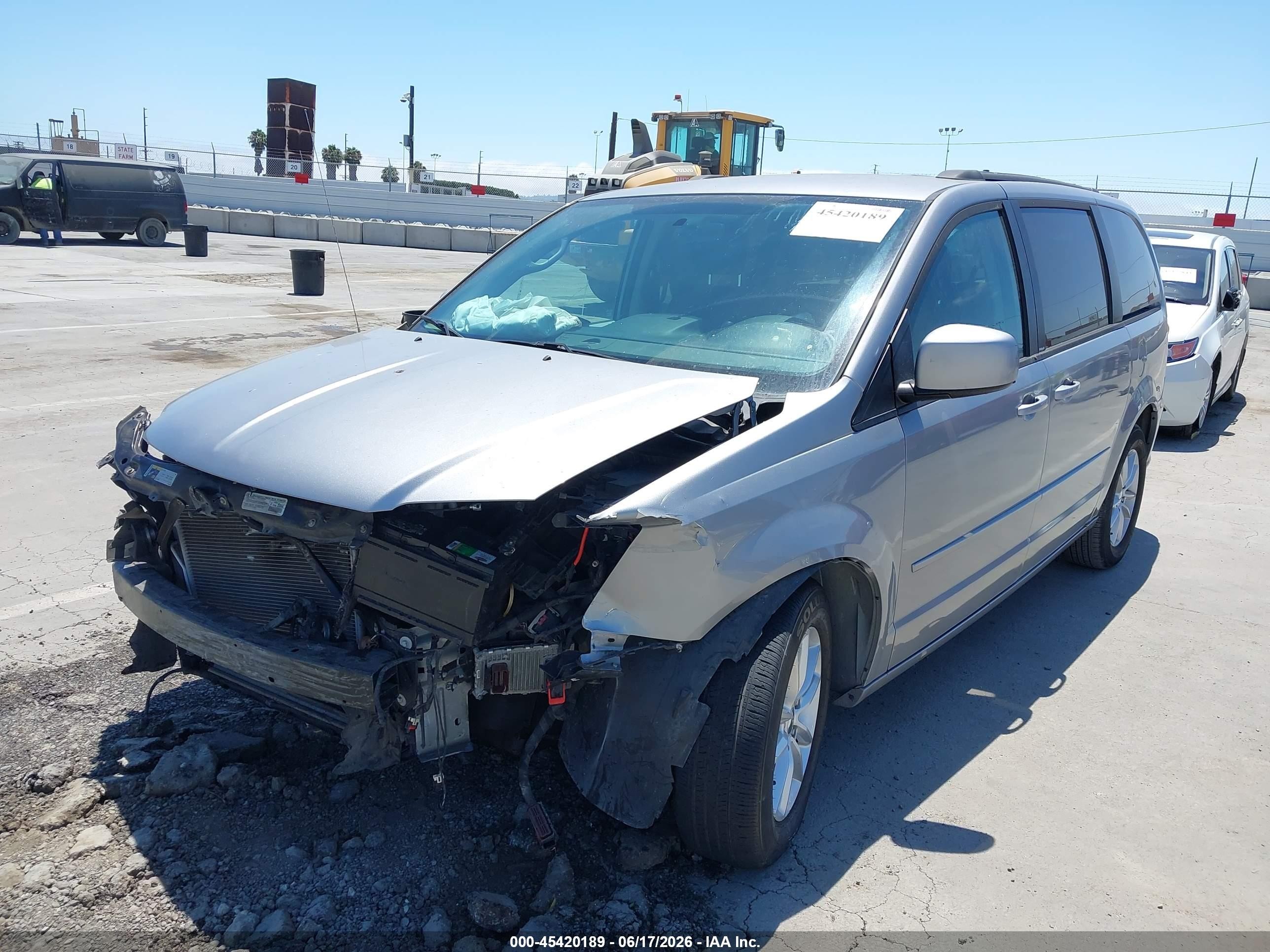 2014 Dodge Grand Caravan Sxt Серебряный vin: 2C4RDGCG0ER323362