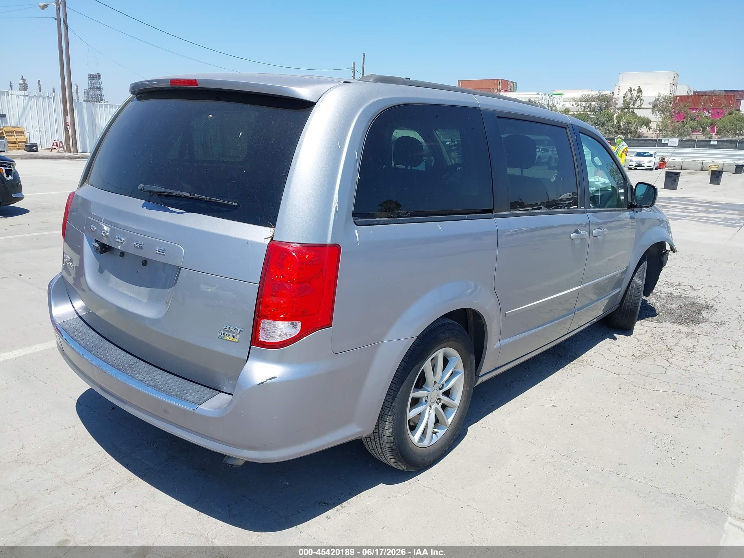 2014 Dodge Grand Caravan Sxt Серебряный vin: 2C4RDGCG0ER323362
