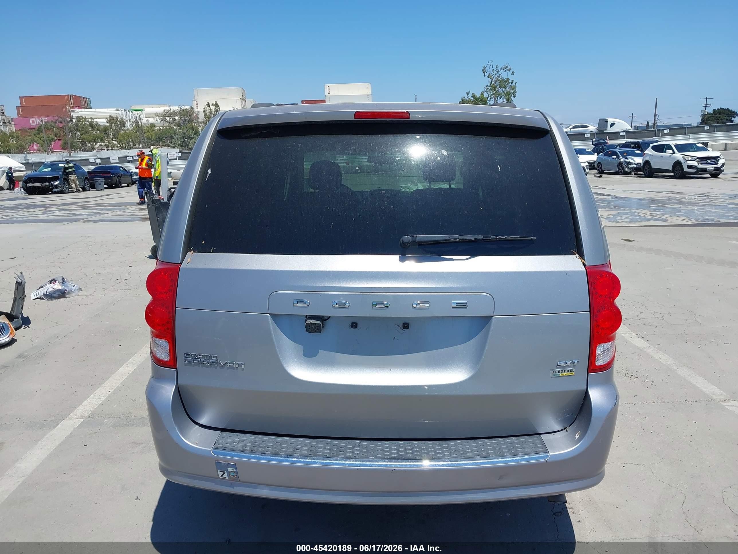2014 Dodge Grand Caravan Sxt Серебряный vin: 2C4RDGCG0ER323362