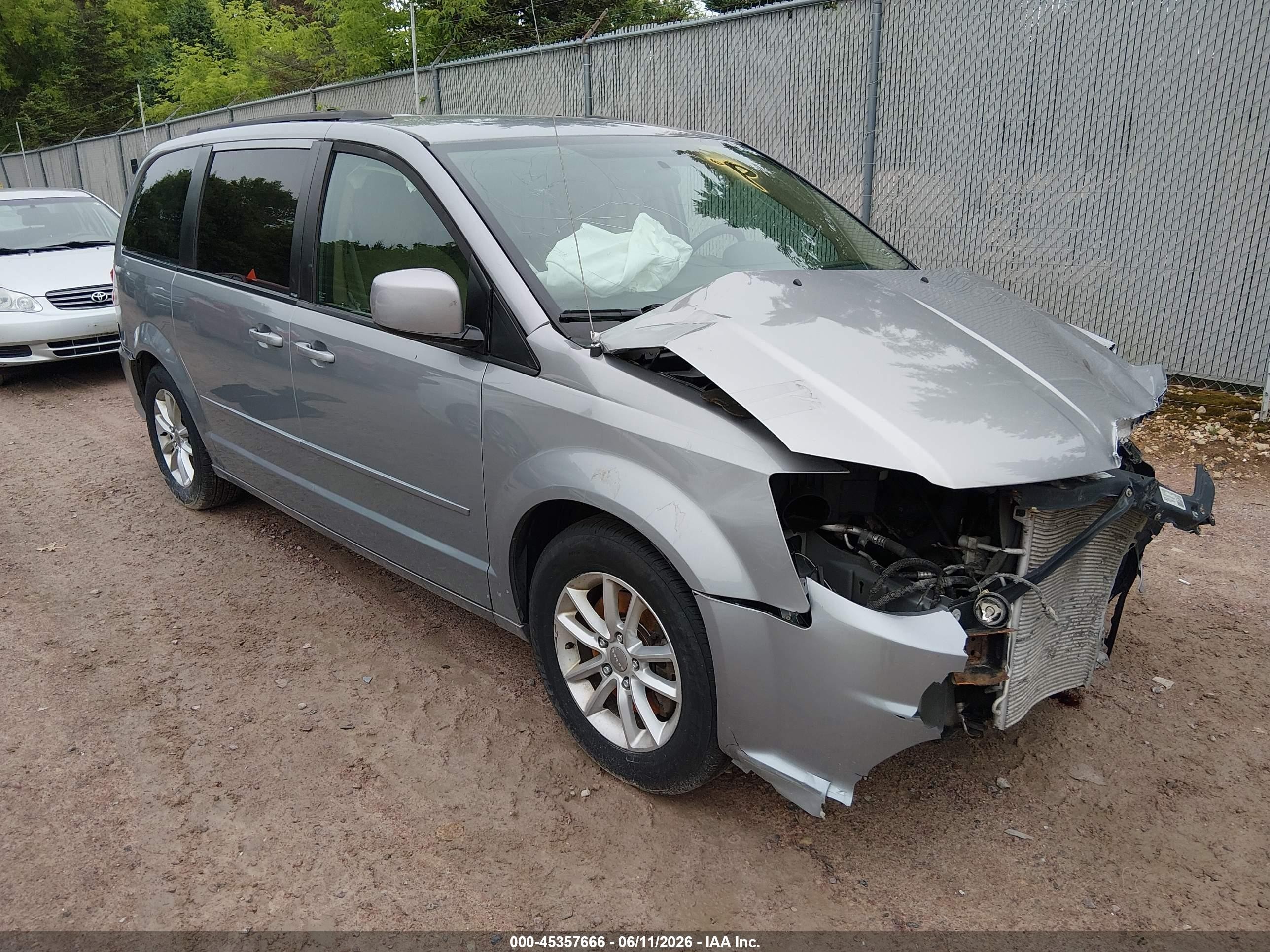 2014 Dodge Grand Caravan Sxt Silver vin: 2C4RDGCG0ER333728