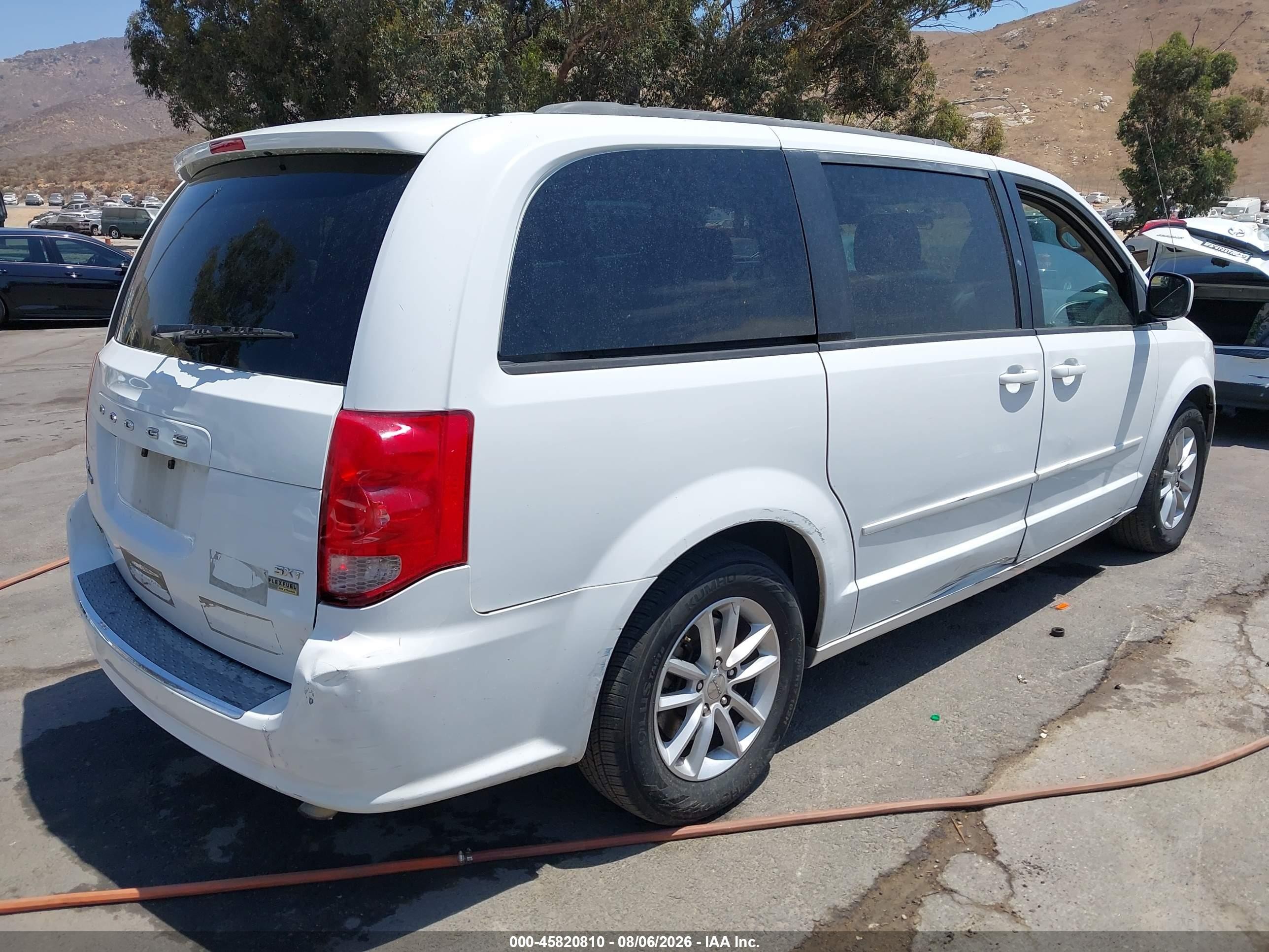 2014 Dodge Grand Caravan Sxt White vin: 2C4RDGCG0ER401851