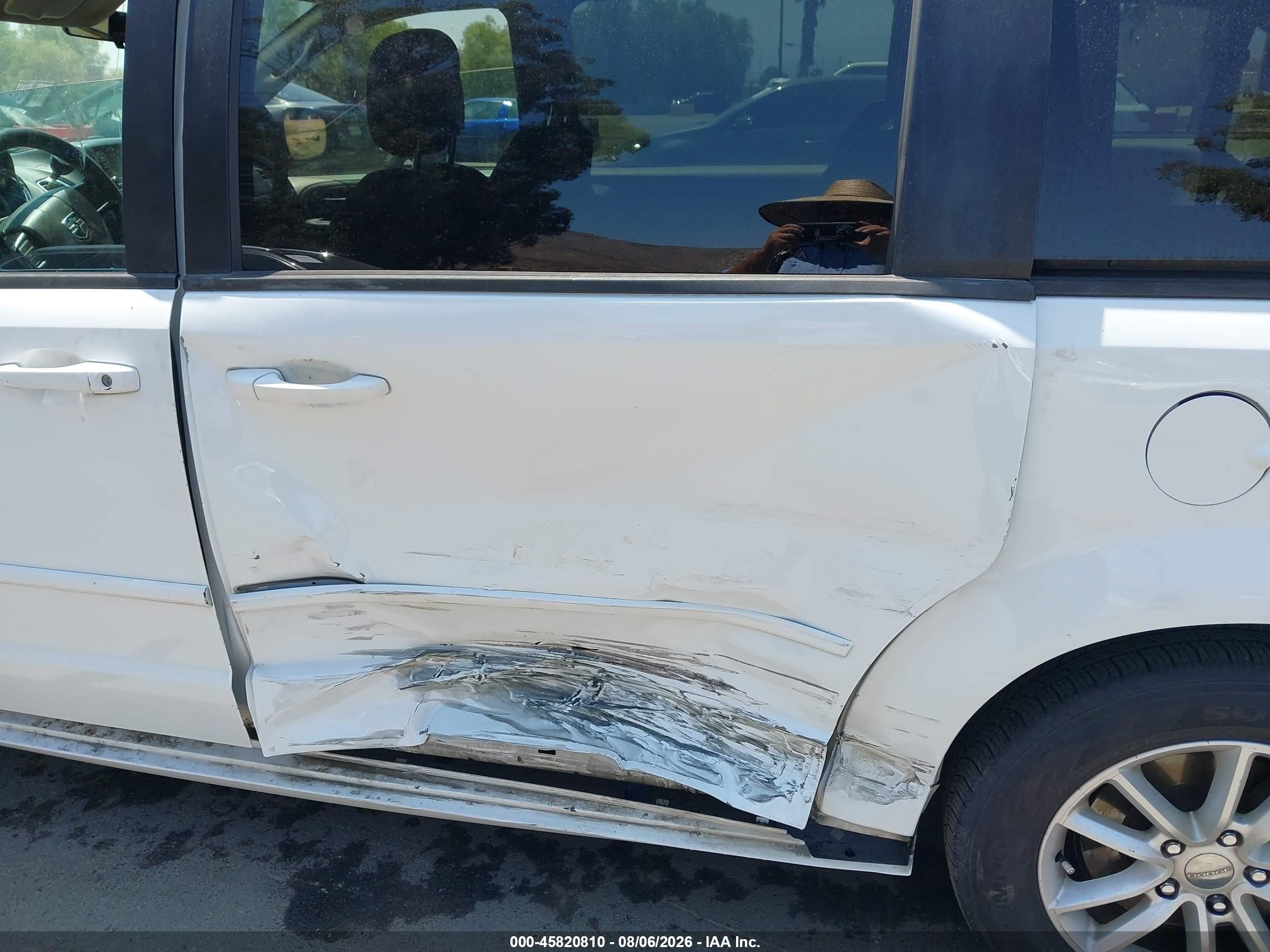 2014 Dodge Grand Caravan Sxt White vin: 2C4RDGCG0ER401851