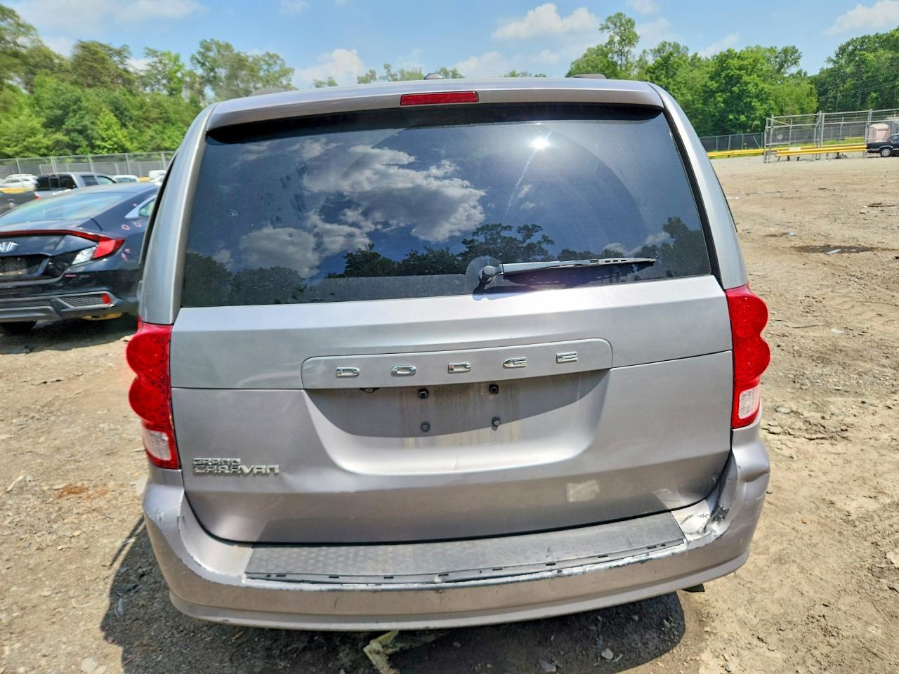 2014 Dodge Grand Caravan Sxt Silver vin: 2C4RDGCG0ER473696