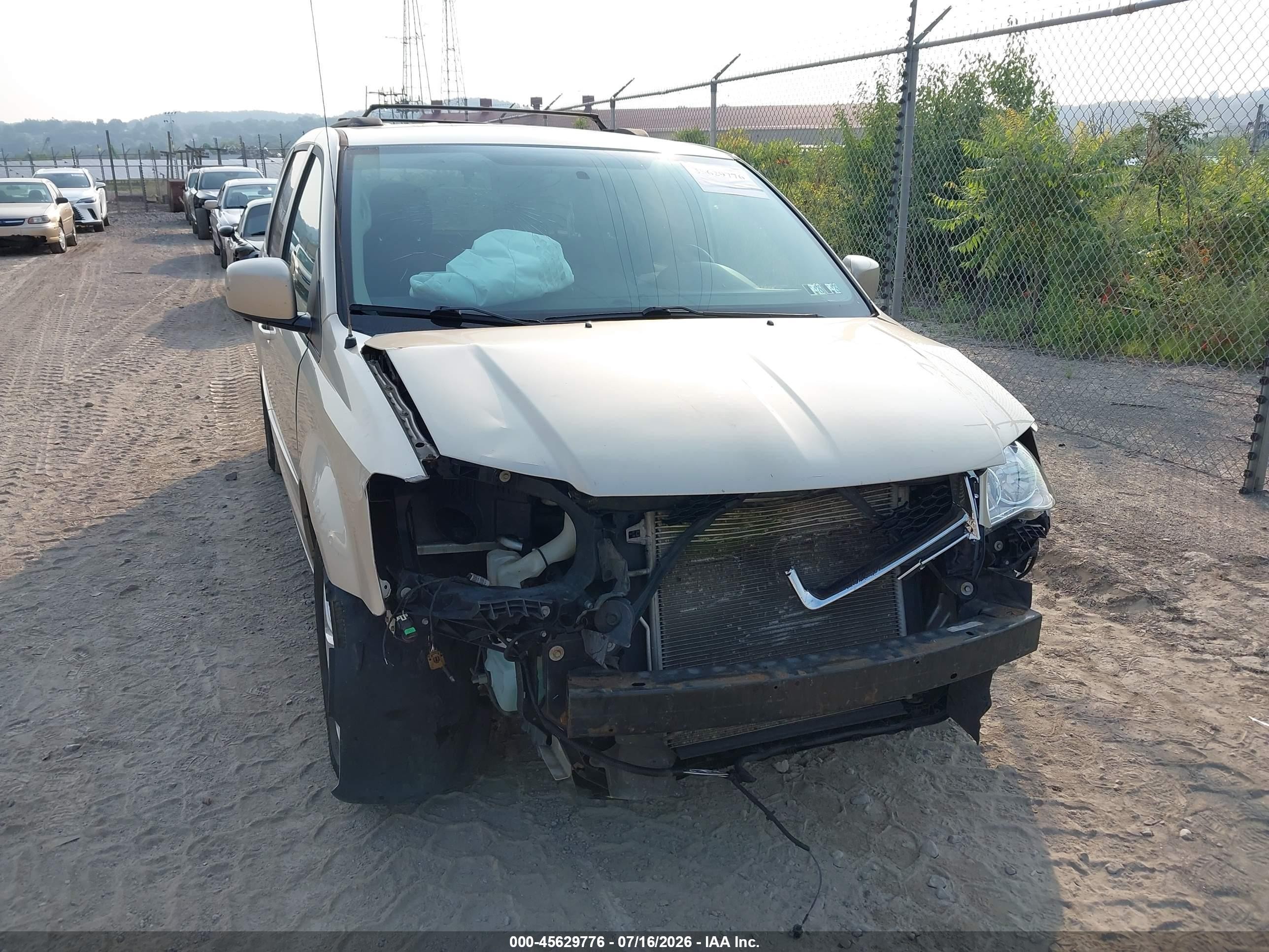 2015 Dodge Grand Caravan Sxt Beige vin: 2C4RDGCG0FR555509