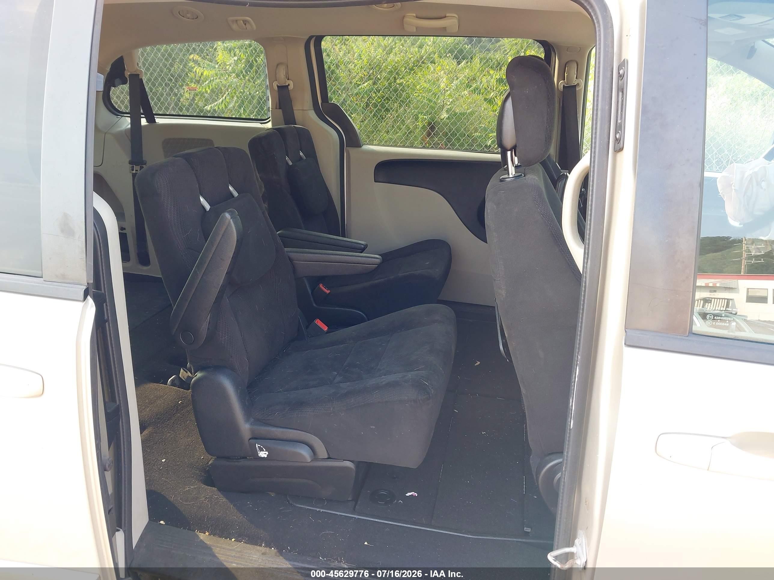 2015 Dodge Grand Caravan Sxt Beige vin: 2C4RDGCG0FR555509