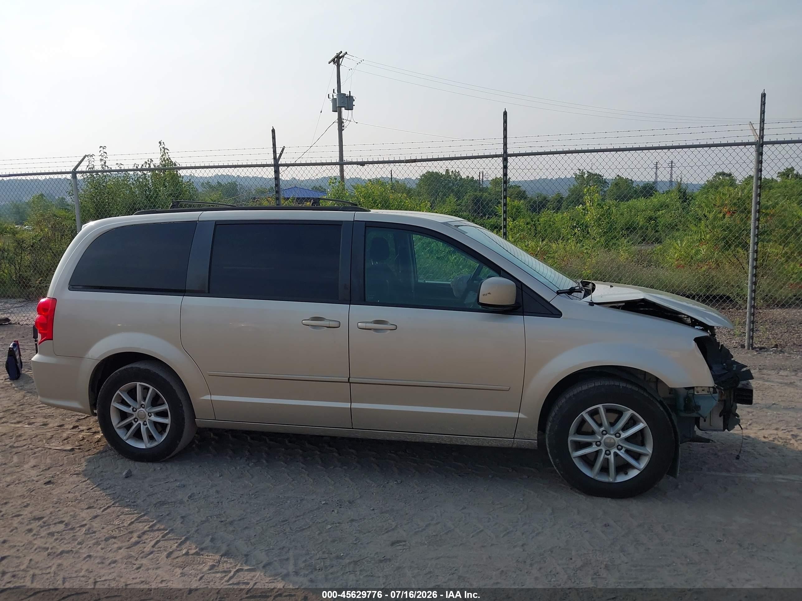 2015 Dodge Grand Caravan Sxt Beige vin: 2C4RDGCG0FR555509