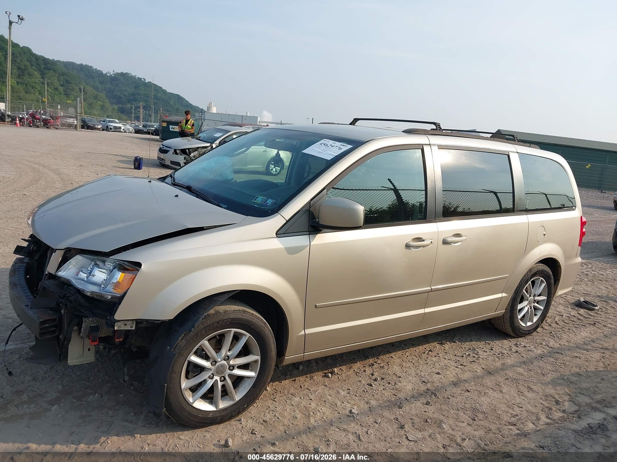 2015 Dodge Grand Caravan Sxt Beige vin: 2C4RDGCG0FR555509