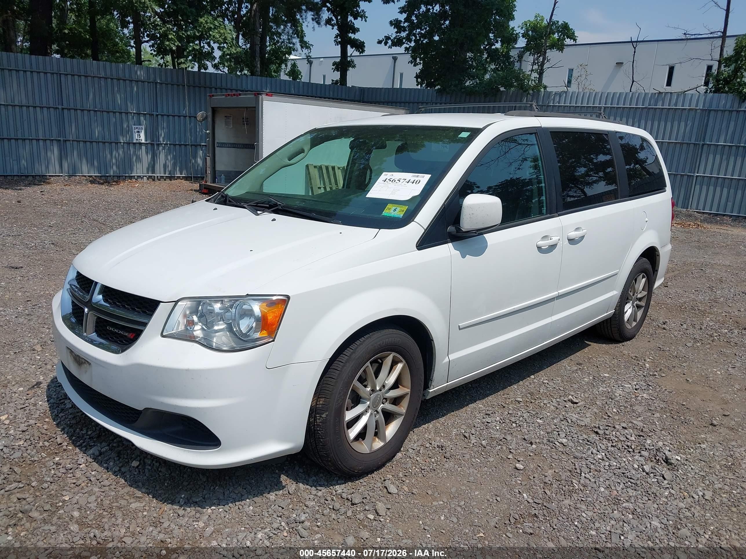 2015 Dodge Grand Caravan Sxt White vin: 2C4RDGCG0FR597999