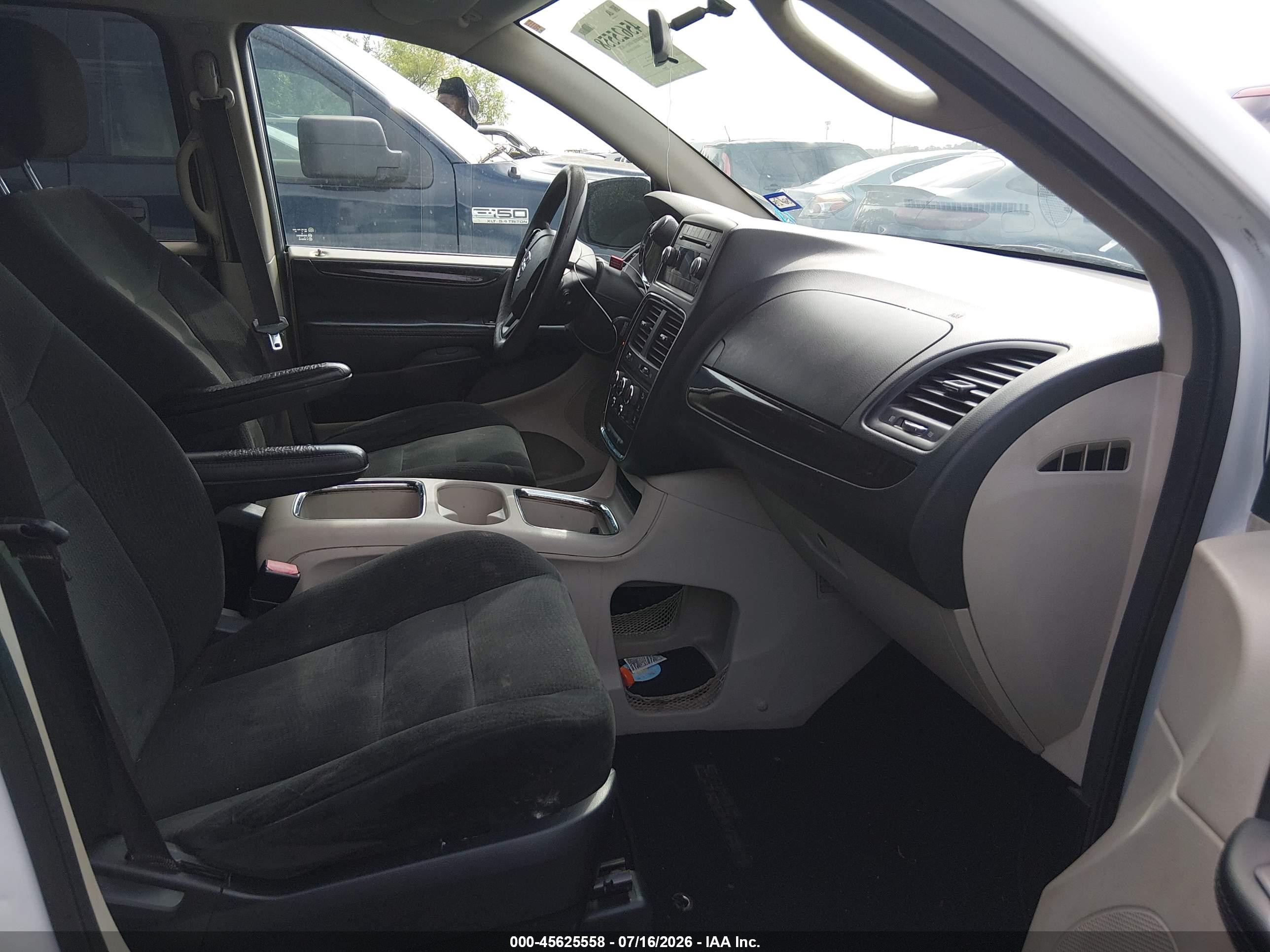 2015 Dodge Grand Caravan Sxt White vin: 2C4RDGCG0FR632427