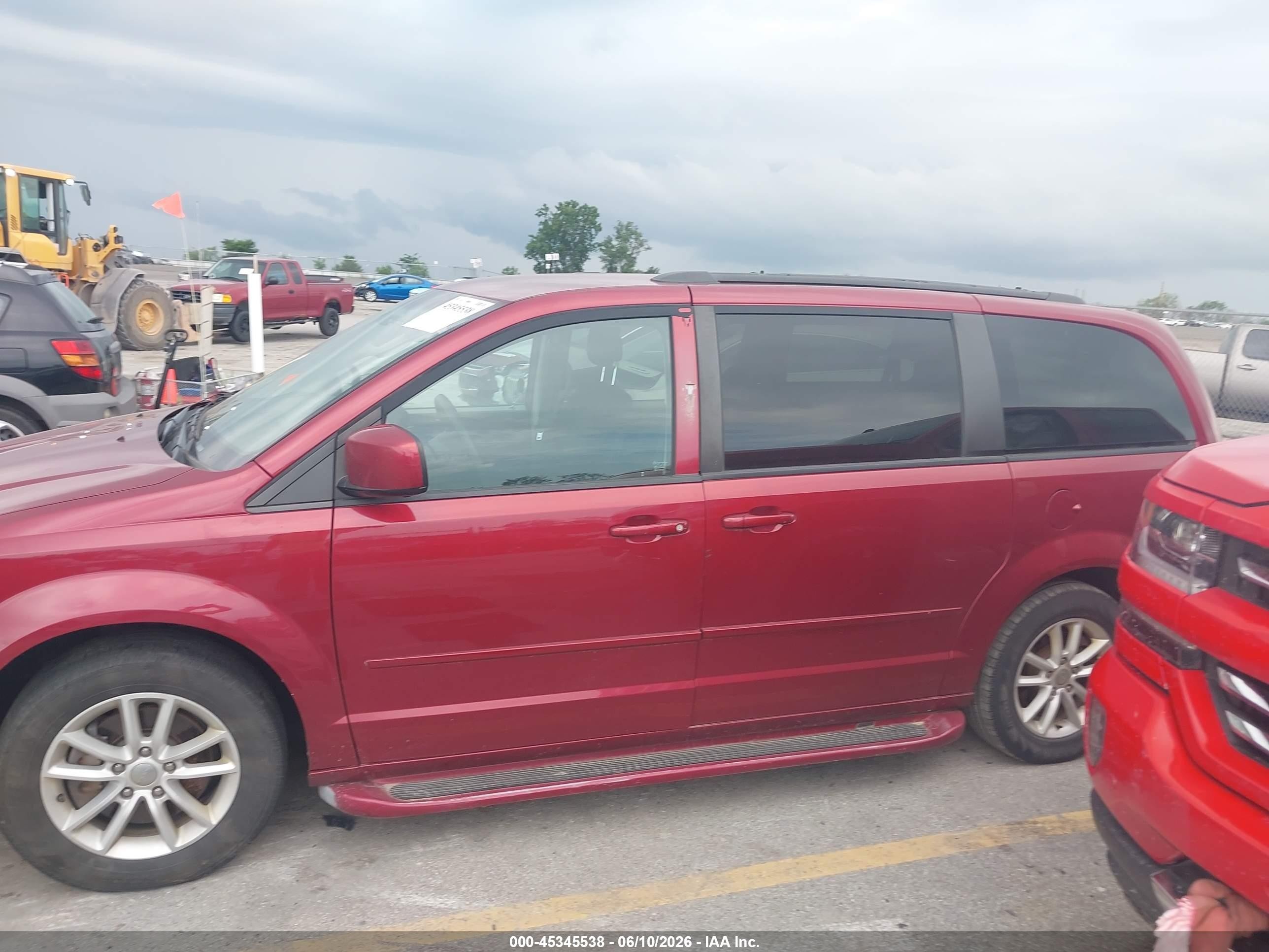 2015 Dodge Grand Caravan Sxt Red vin: 2C4RDGCG0FR667775