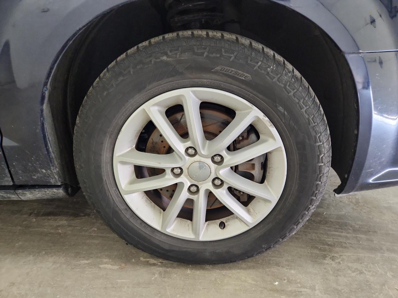 2015 Dodge Grand Caravan Sxt Blue vin: 2C4RDGCG0FR718692 Damage: Right Front Wheel, Curb Rash, > 12 Inches