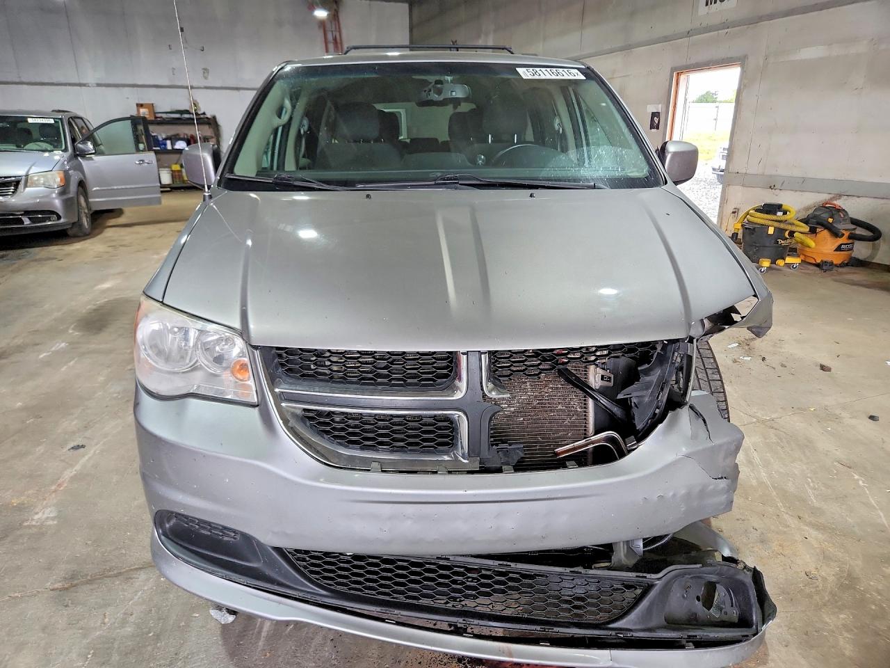 2015 Dodge Grand Caravan Sxt Silver vin: 2C4RDGCG0FR733015