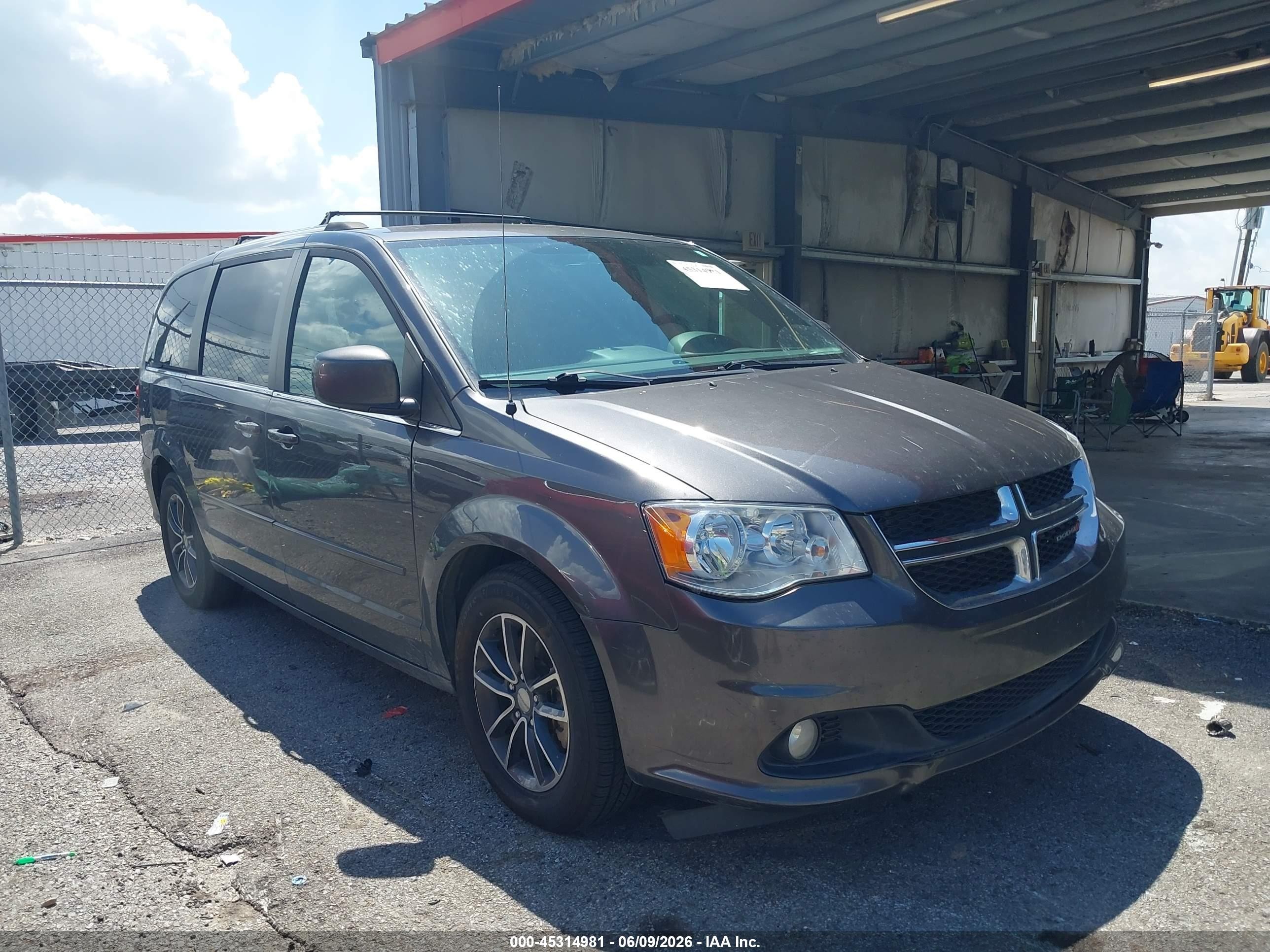 2017 Dodge Grand Caravan Sxt Gray vin: 2C4RDGCG0HR664054