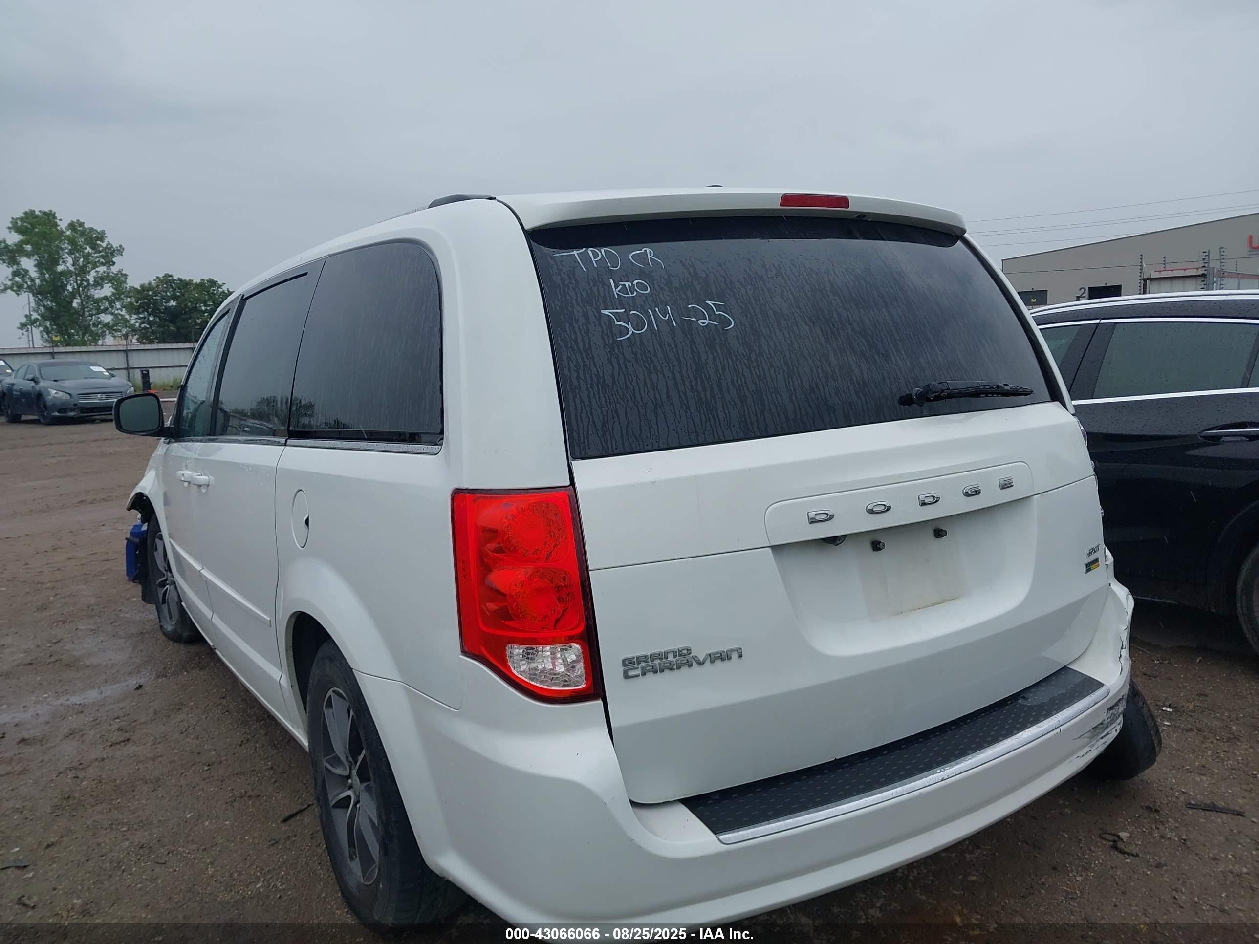 2017 Dodge Grand Caravan Sxt White vin: 2C4RDGCG0HR825244