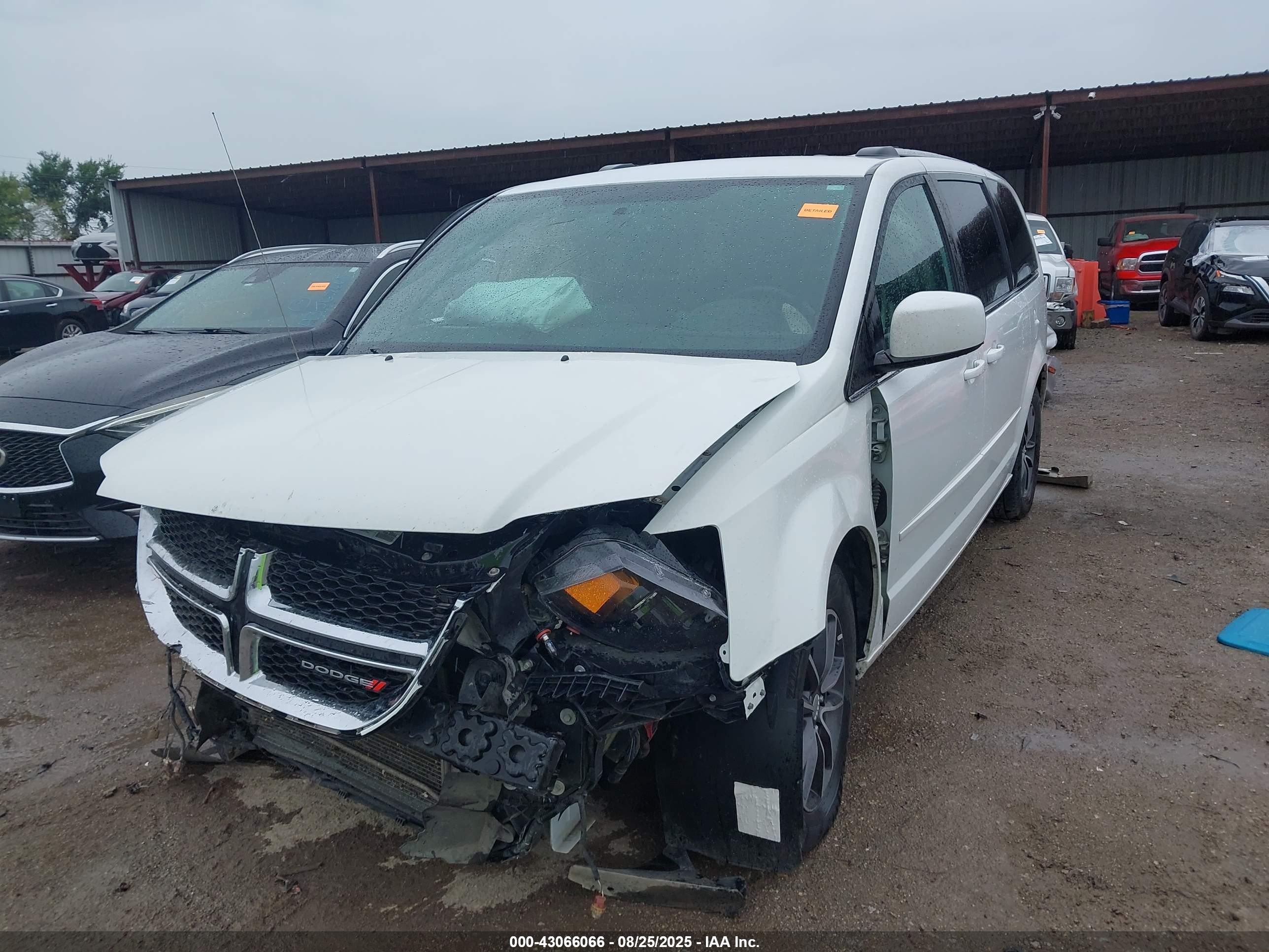 2017 Dodge Grand Caravan Sxt White vin: 2C4RDGCG0HR825244