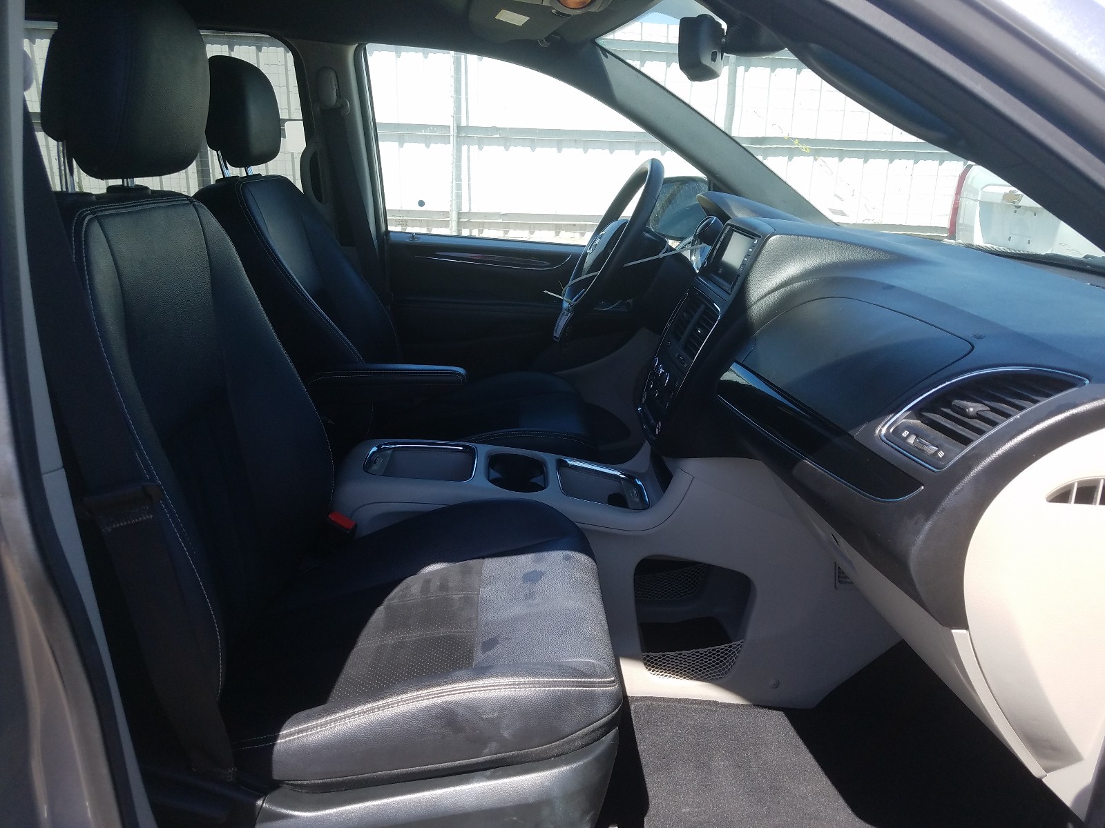 2018 Dodge Grand Caravan Sxt Gray vin: 2C4RDGCG0JR302232