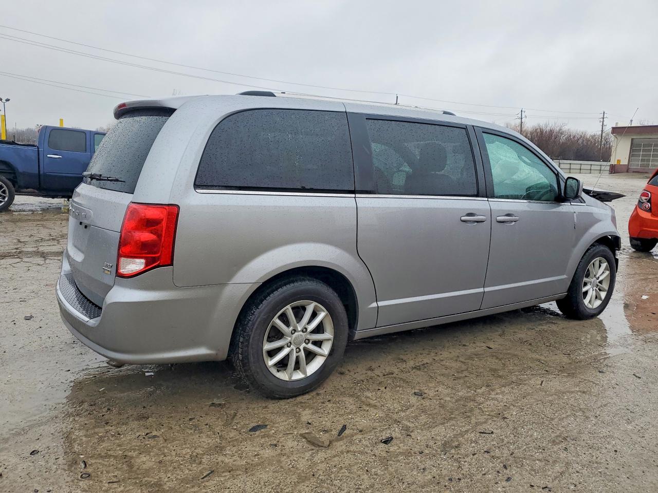 2019 Dodge Grand Caravan Sxt Silver vin: 2C4RDGCG0KR545945