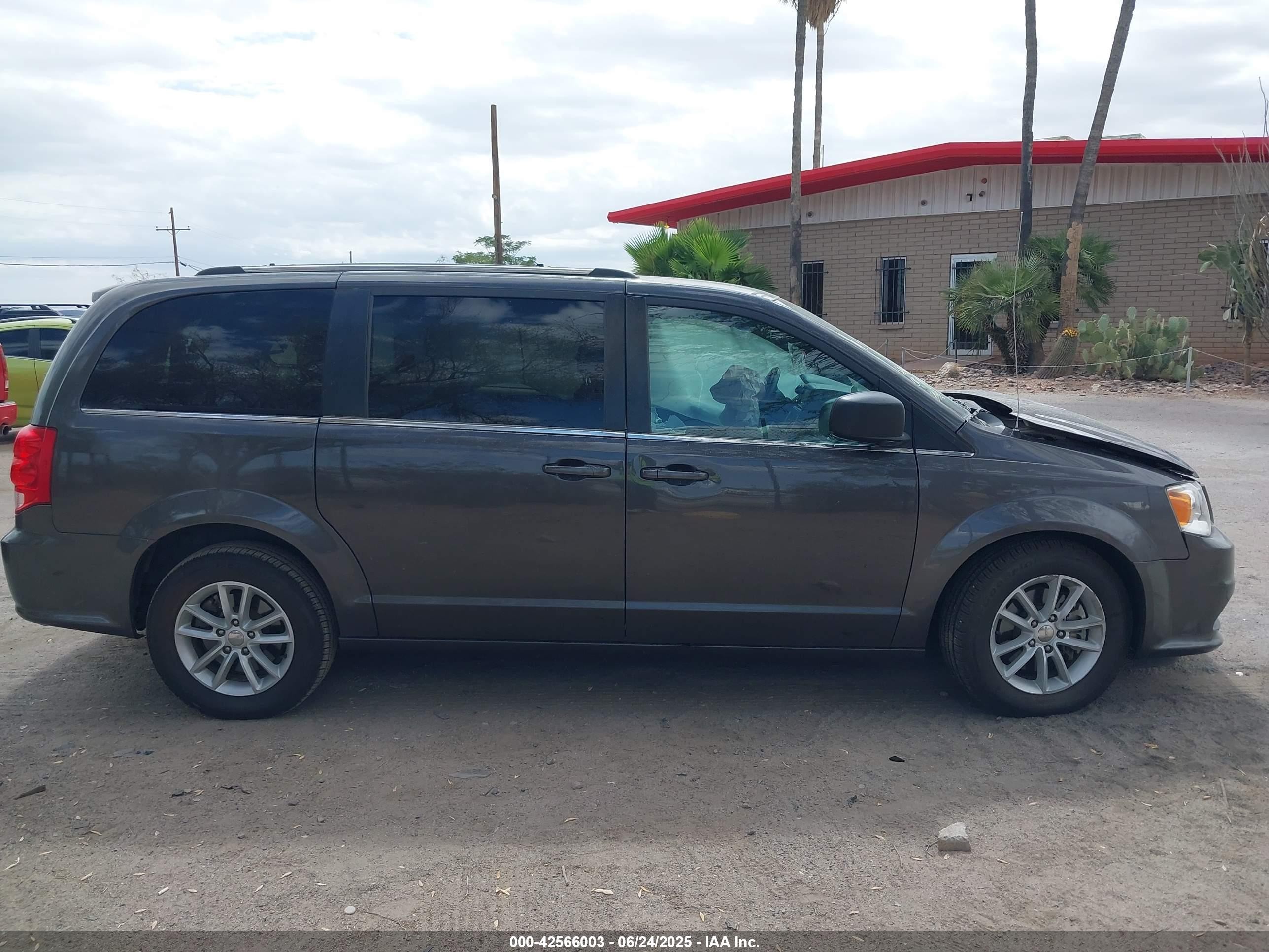2019 Dodge Grand Caravan Sxt Gray vin: 2C4RDGCG0KR679922