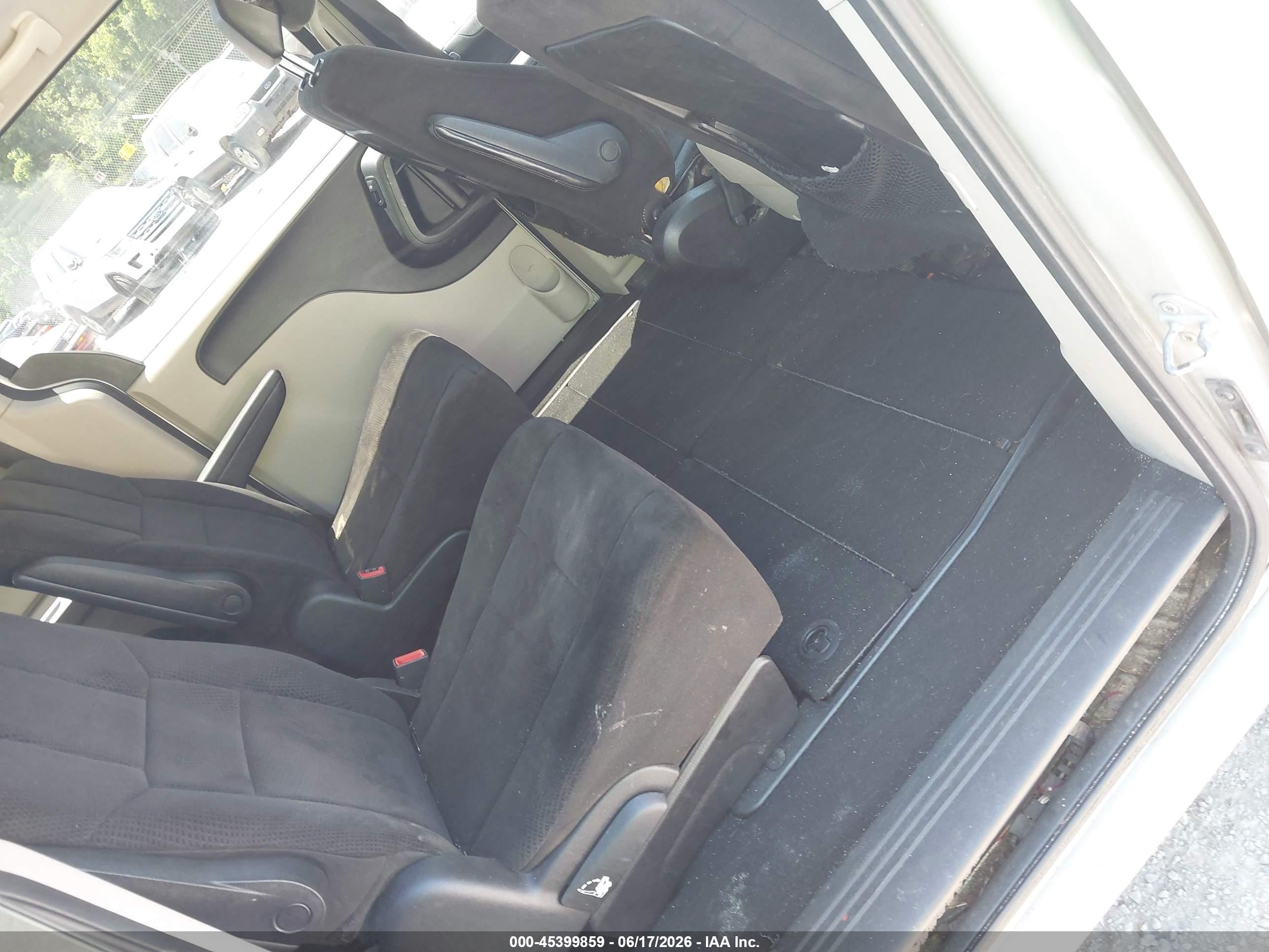 2012 Dodge Grand Caravan Sxt Silver vin: 2C4RDGCG1CR329488
