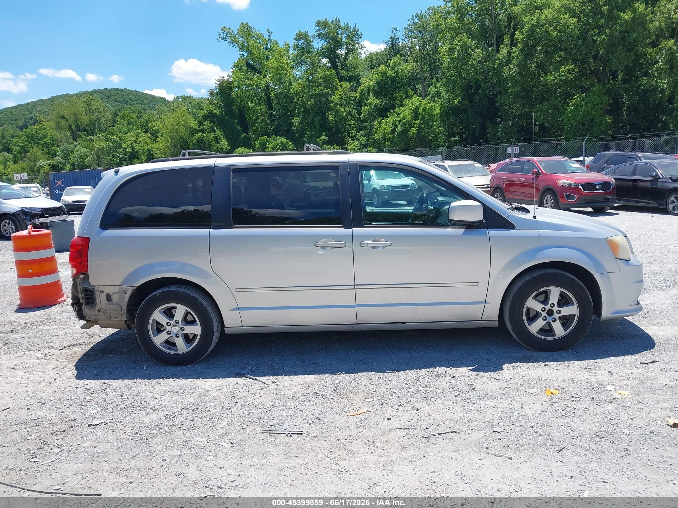 2012 Dodge Grand Caravan Sxt Silver vin: 2C4RDGCG1CR329488