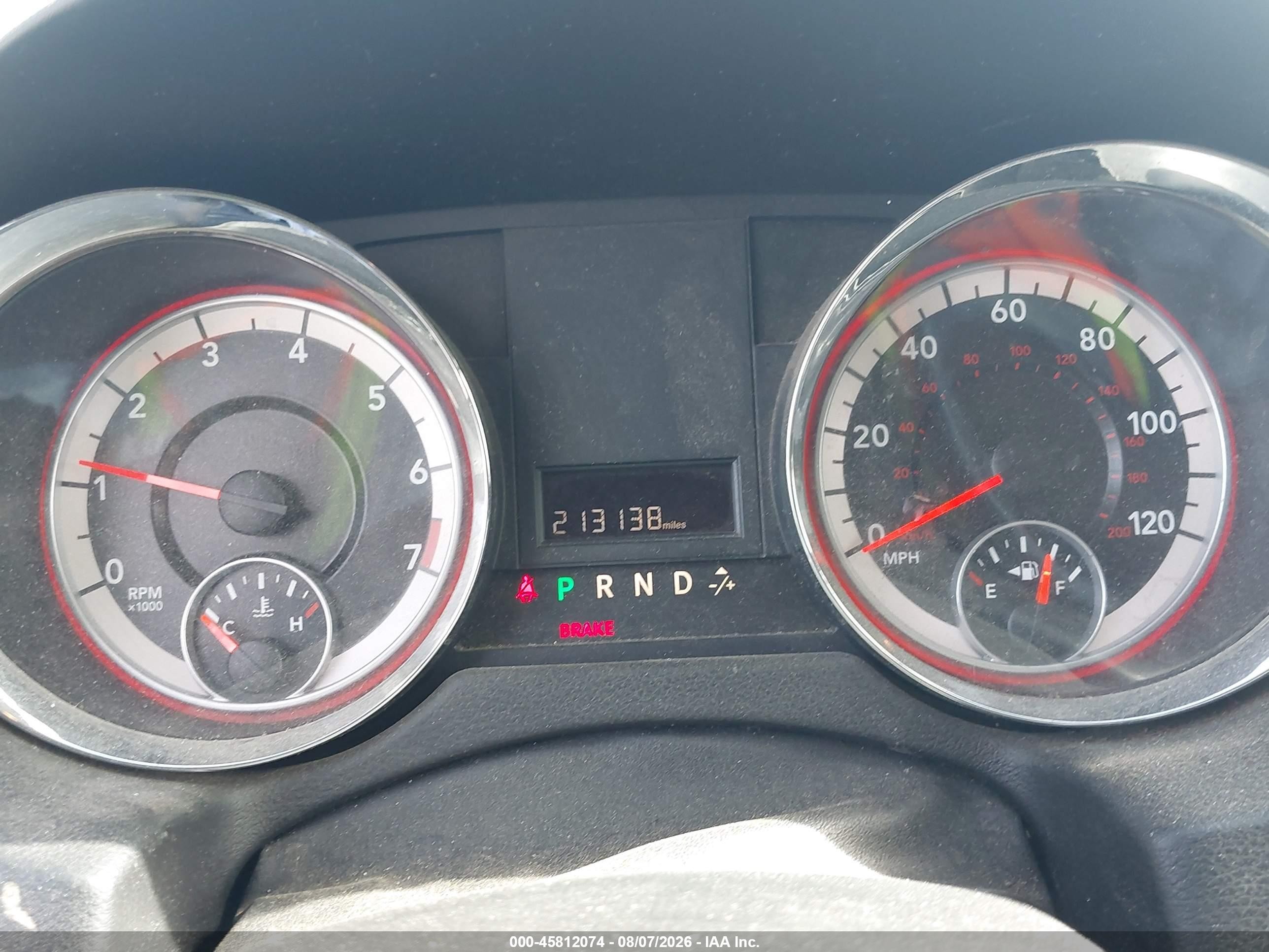 2013 Dodge Grand Caravan Sxt Красный vin: 2C4RDGCG1DR635995
