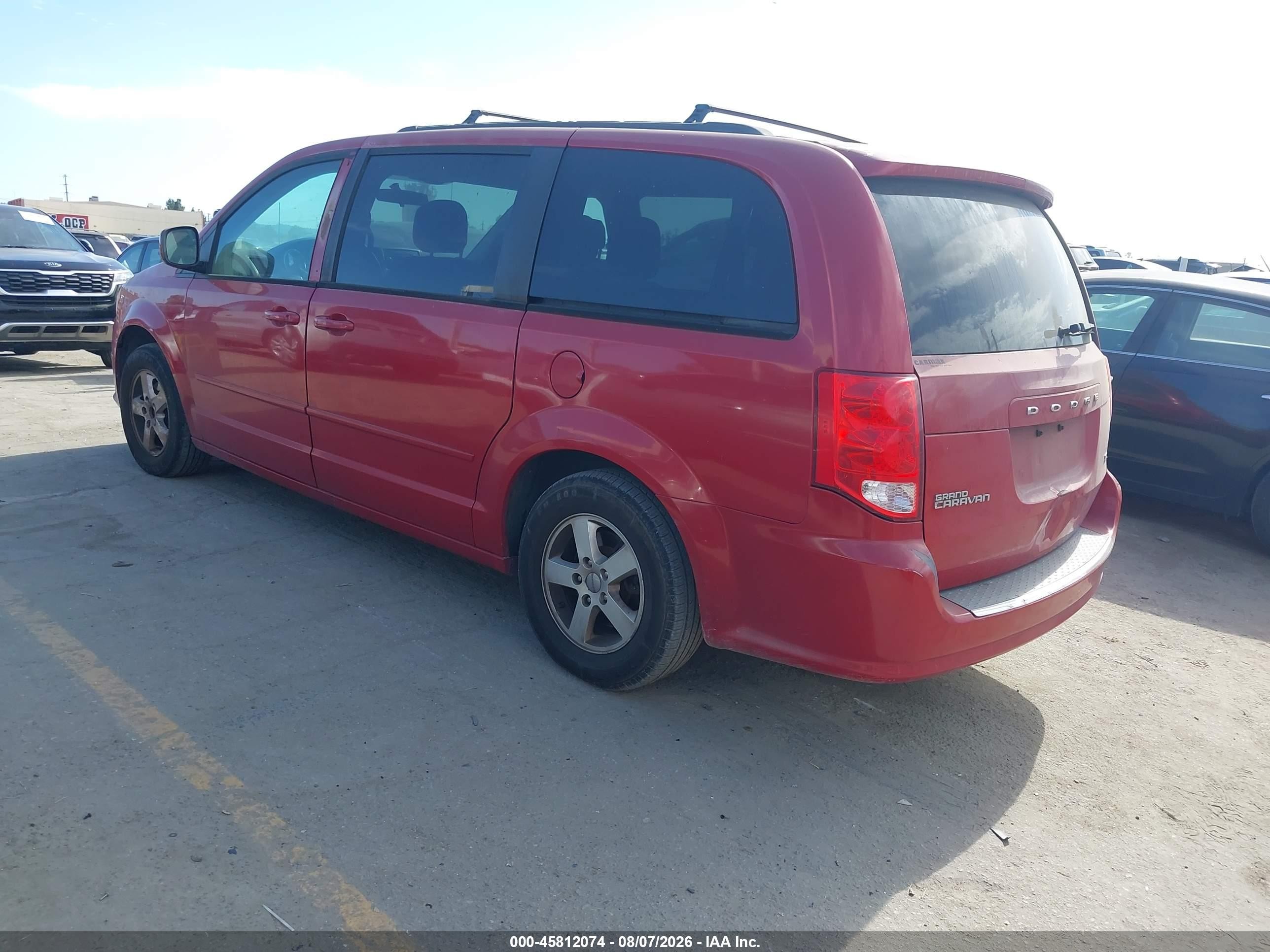 2013 Dodge Grand Caravan Sxt Красный vin: 2C4RDGCG1DR635995