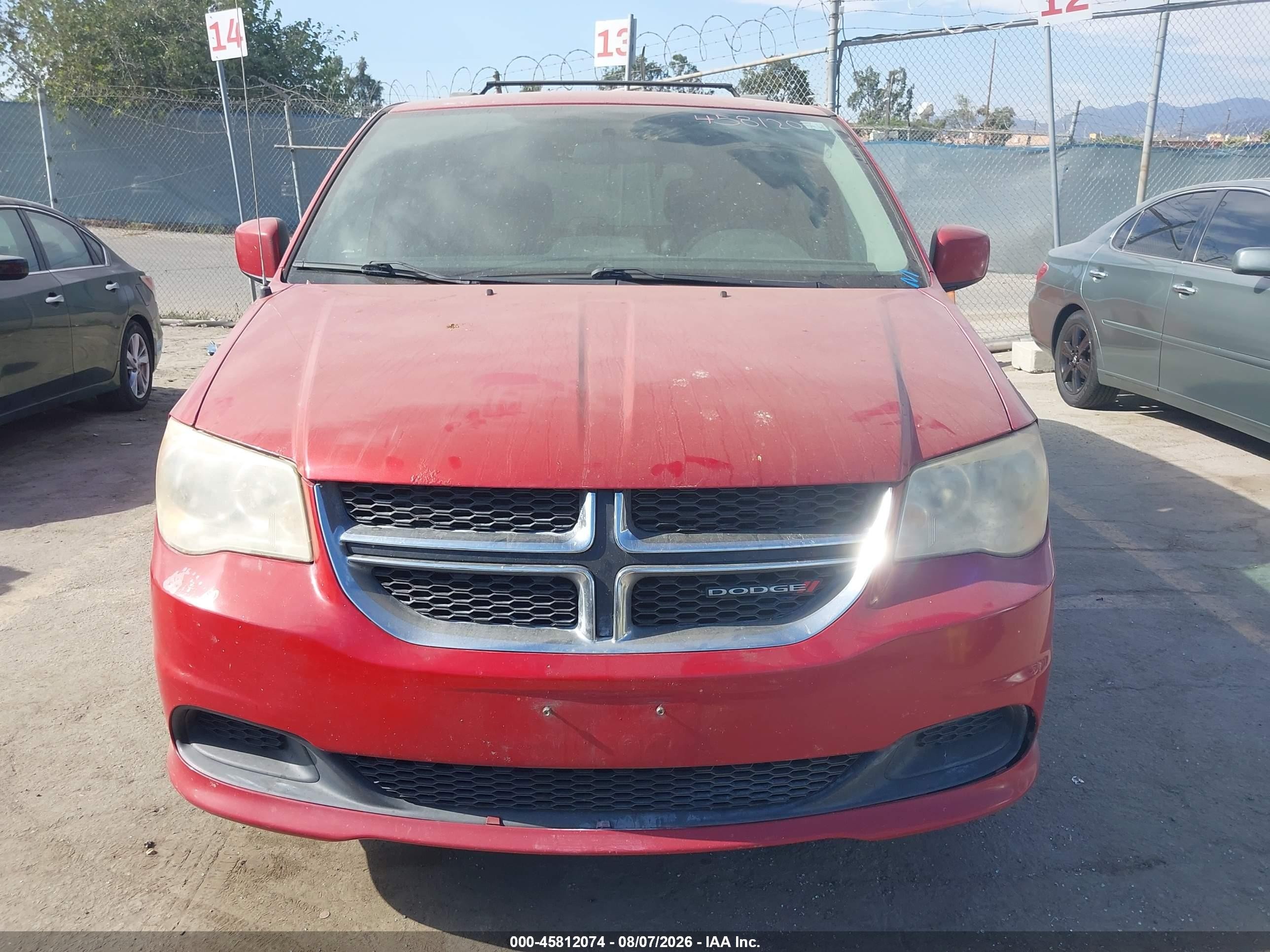 2013 Dodge Grand Caravan Sxt Красный vin: 2C4RDGCG1DR635995