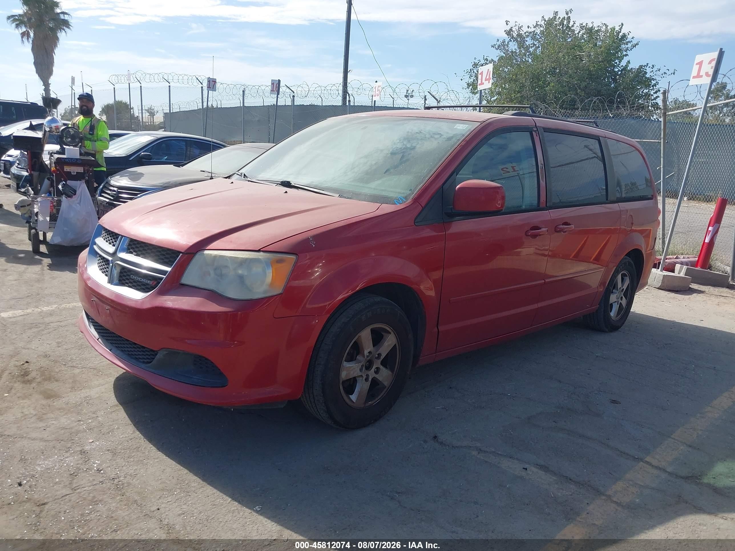 2013 Dodge Grand Caravan Sxt Красный vin: 2C4RDGCG1DR635995