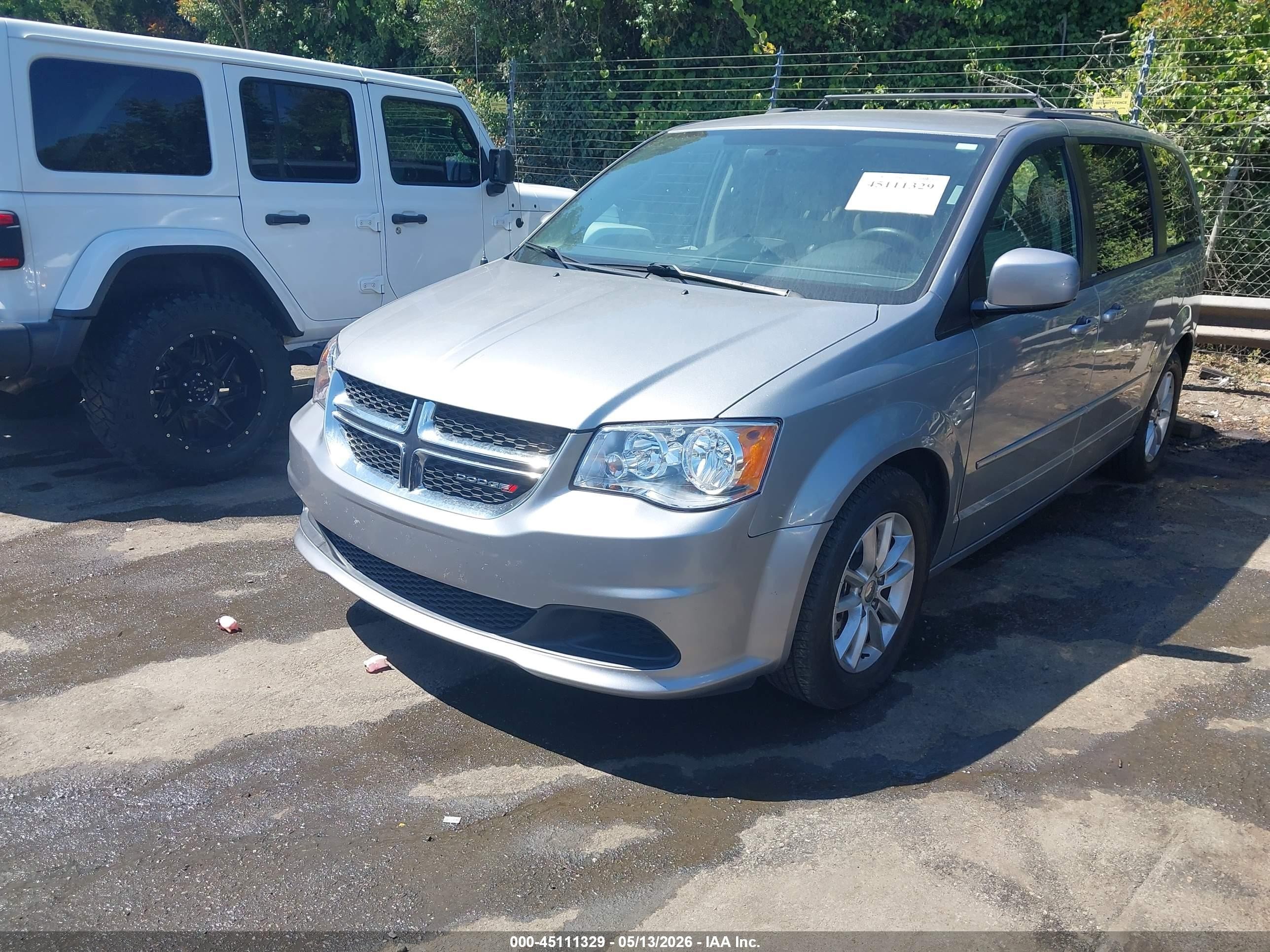 2013 Dodge Grand Caravan Sxt Silver vin: 2C4RDGCG1DR676112