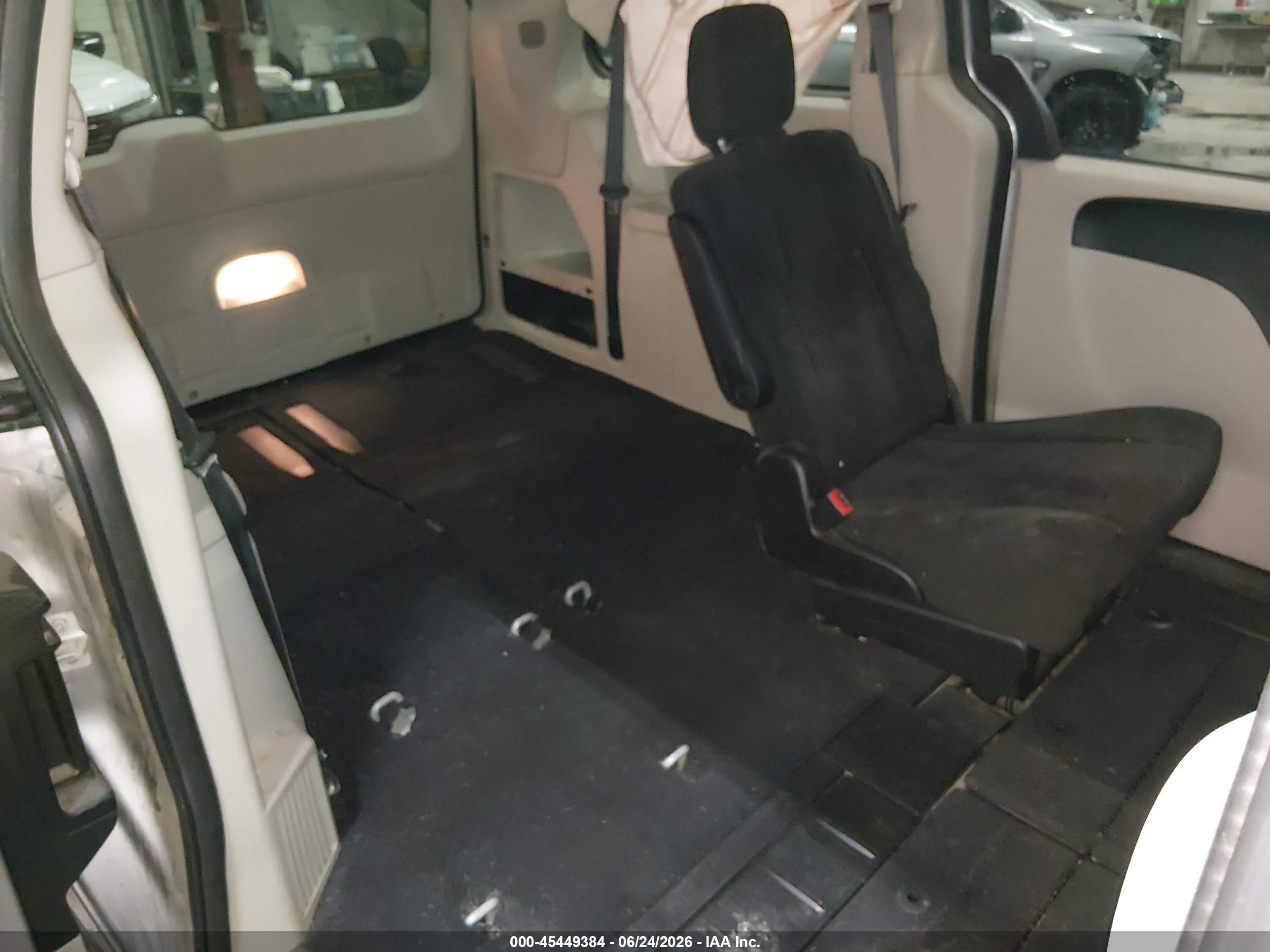 2013 Dodge Grand Caravan Sxt Silver vin: 2C4RDGCG1DR717757