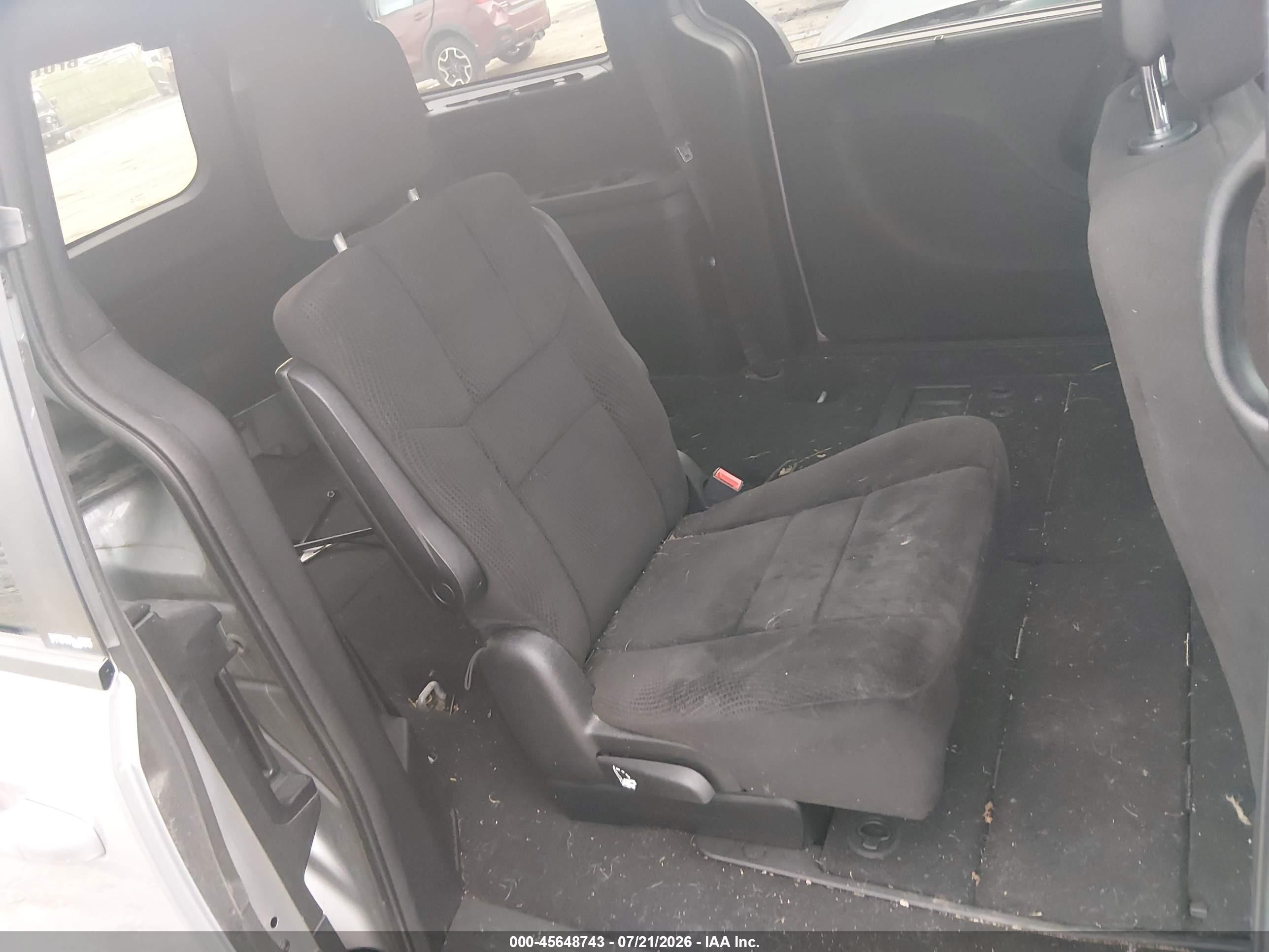 2014 Dodge Grand Caravan Sxt Silver vin: 2C4RDGCG1ER102126