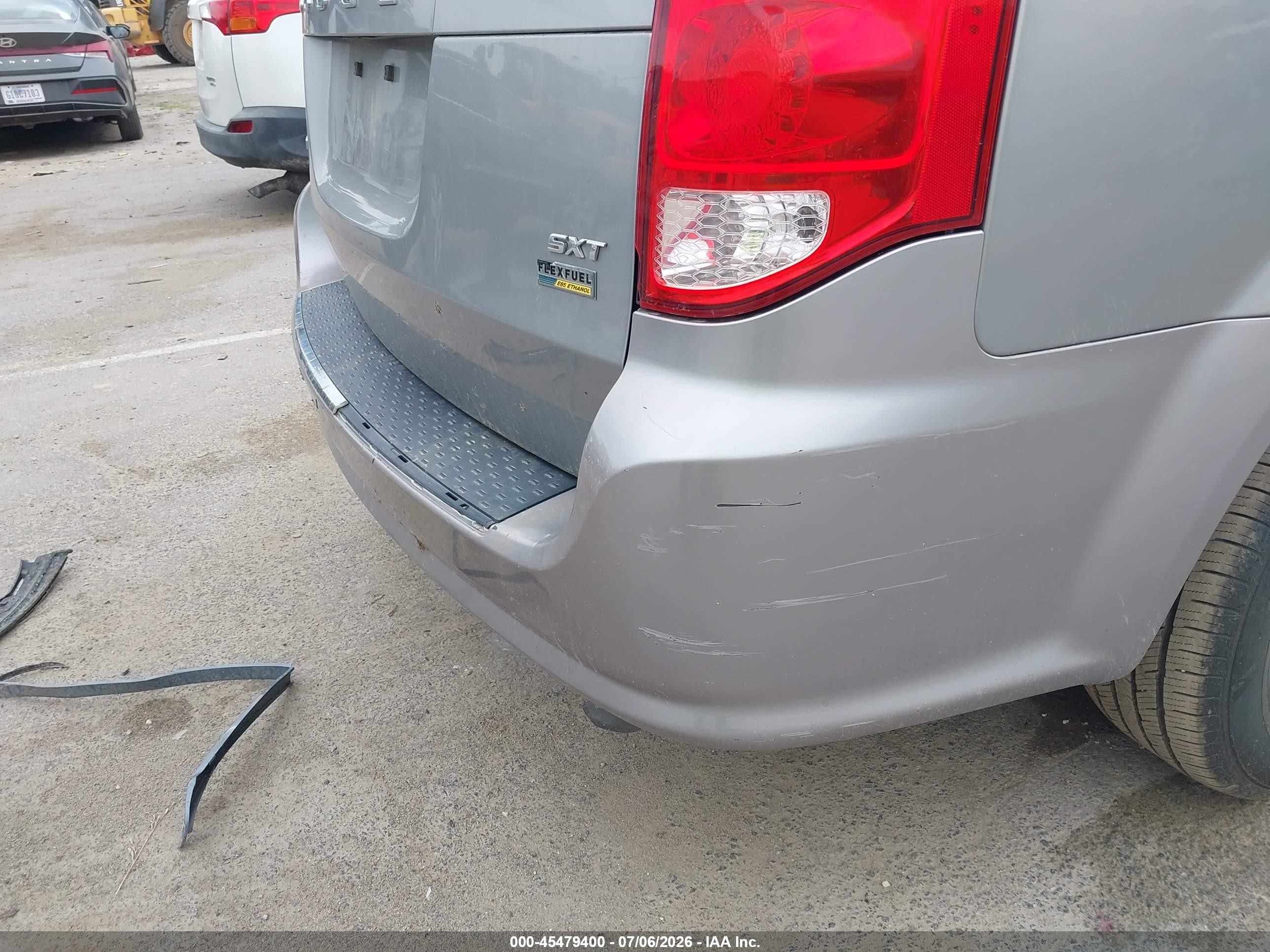 2014 Dodge Grand Caravan Sxt Silver vin: 2C4RDGCG1ER356550
