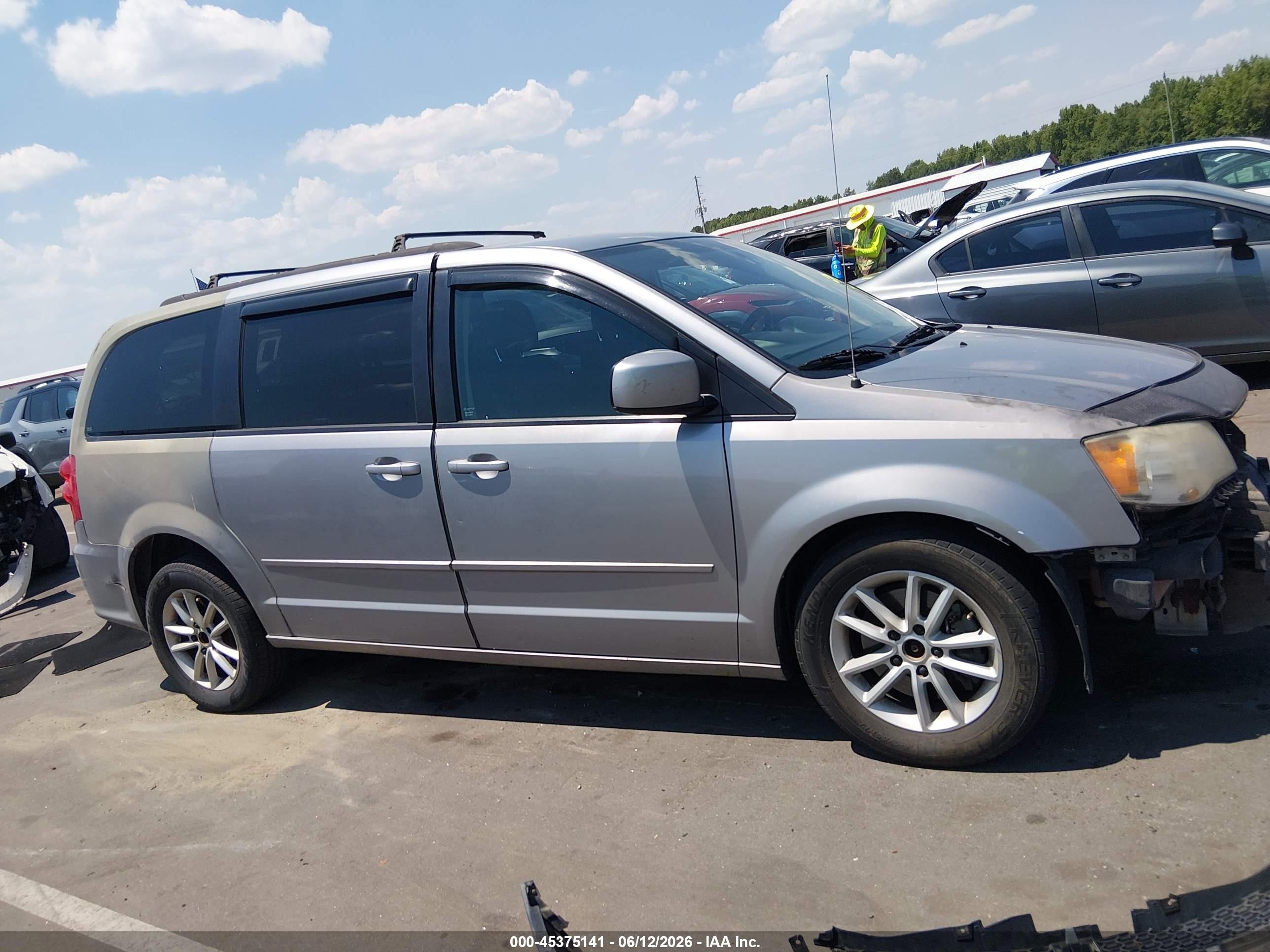 2014 Dodge Grand Caravan Sxt Silver vin: 2C4RDGCG1ER391184