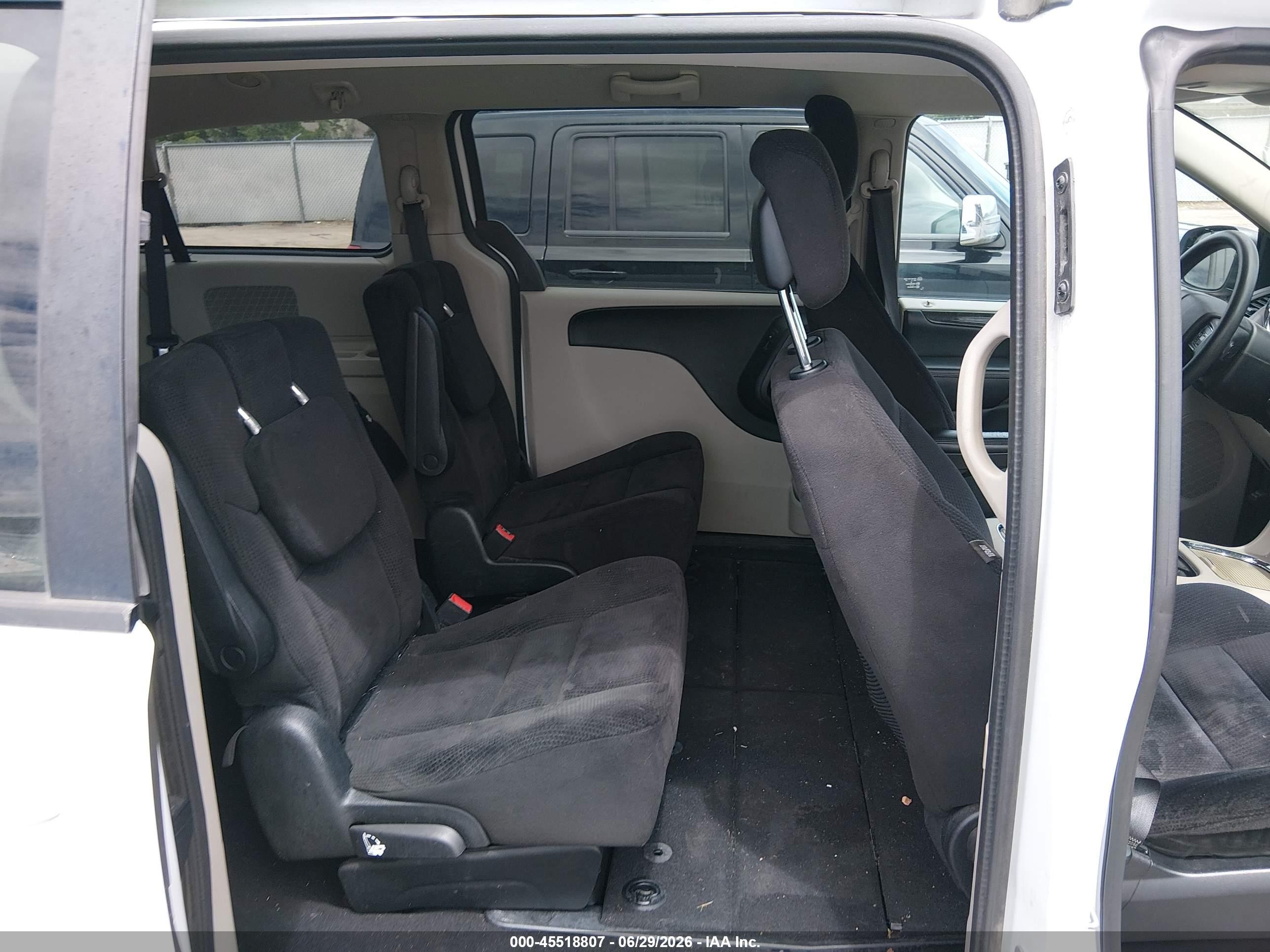 2014 Dodge Grand Caravan Sxt White vin: 2C4RDGCG1ER429058