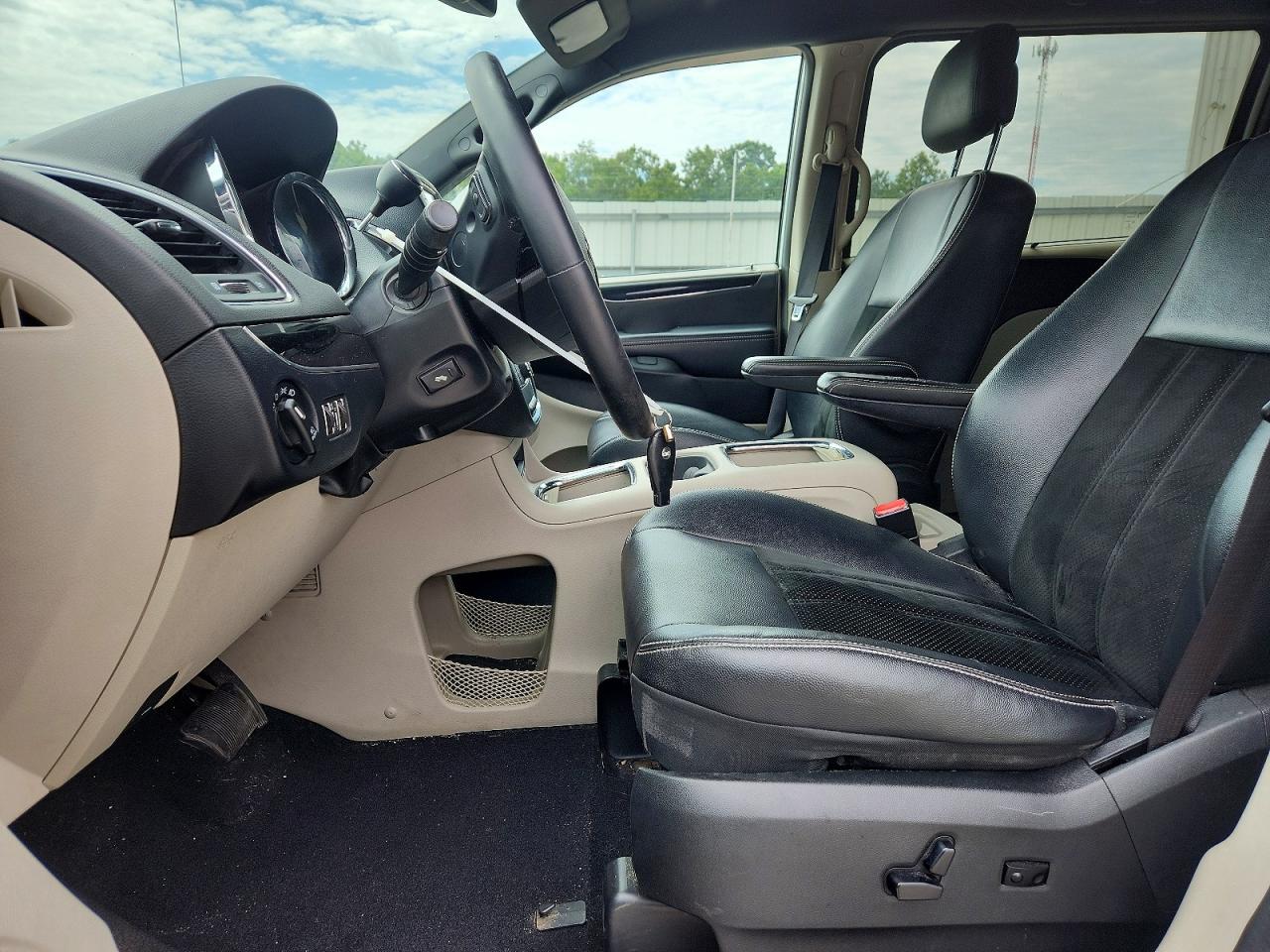 2014 Dodge Grand Caravan Sxt White vin: 2C4RDGCG1ER452081