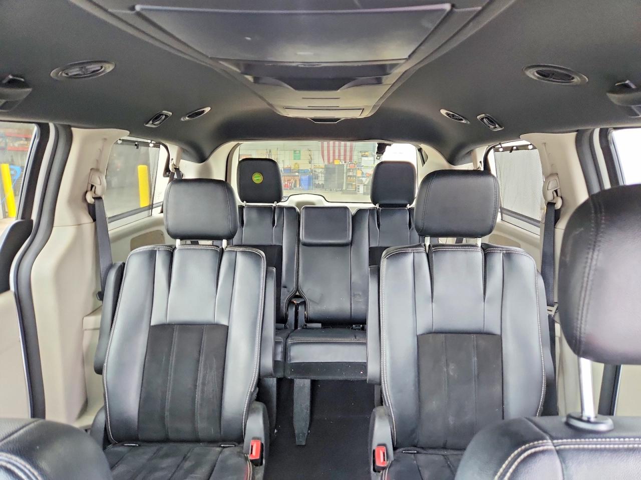 2014 Dodge Grand Caravan Sxt White vin: 2C4RDGCG1ER452081