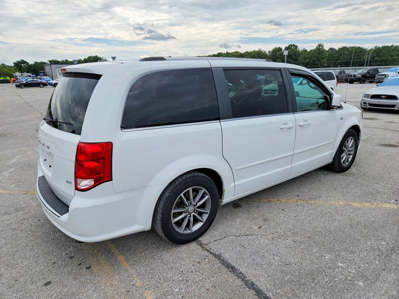 2014 Dodge Grand Caravan Sxt White vin: 2C4RDGCG1ER452081