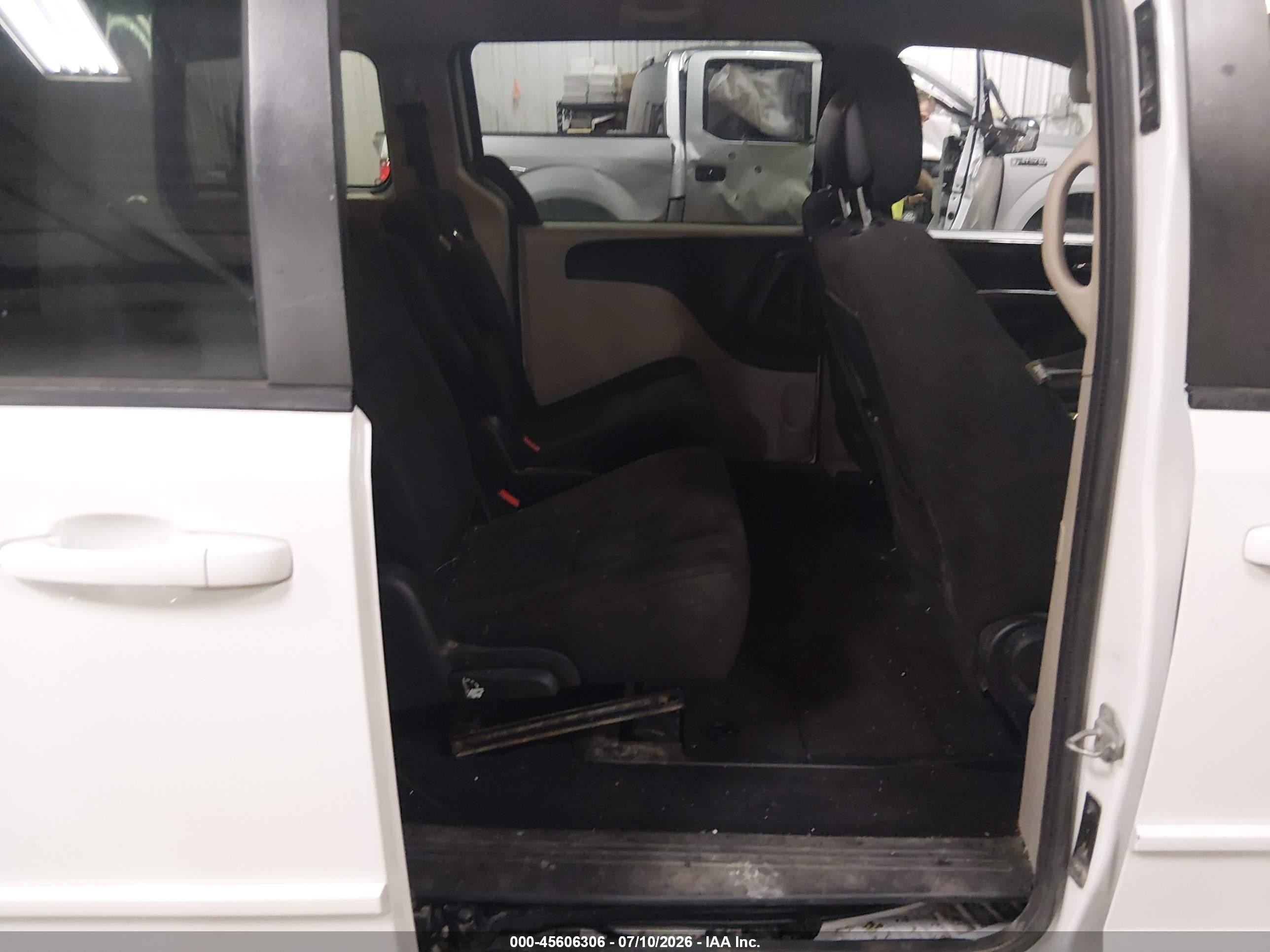 2014 Dodge Grand Caravan Sxt White vin: 2C4RDGCG1ER477367