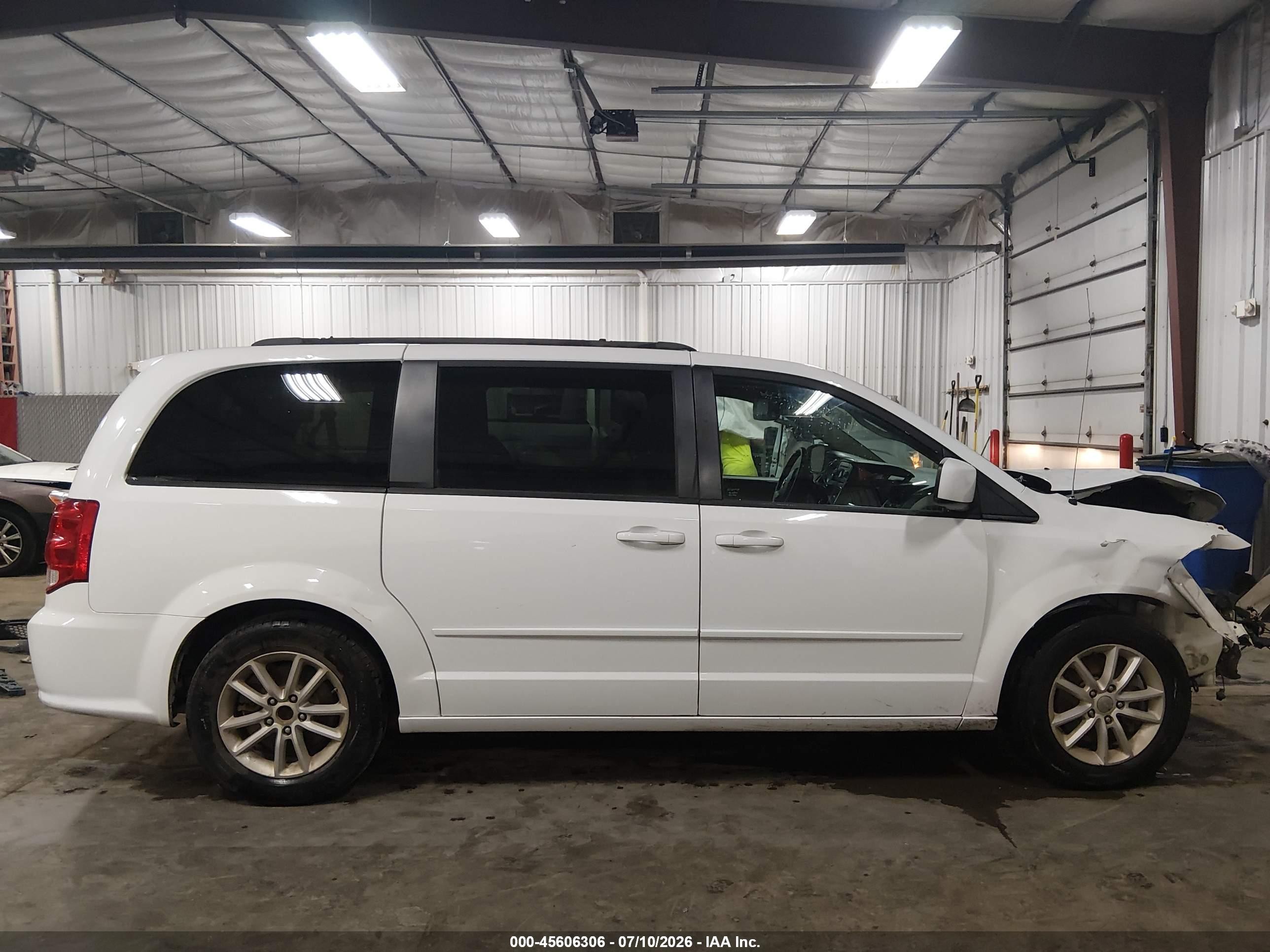 2014 Dodge Grand Caravan Sxt White vin: 2C4RDGCG1ER477367