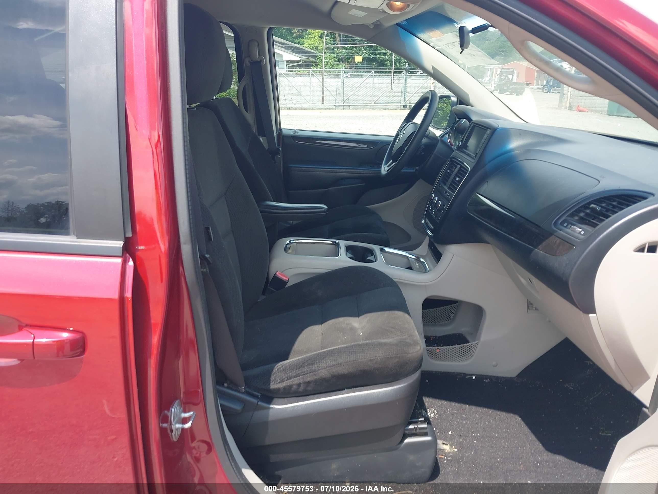 2015 Dodge Grand Caravan Sxt Maroon vin: 2C4RDGCG1FR668837