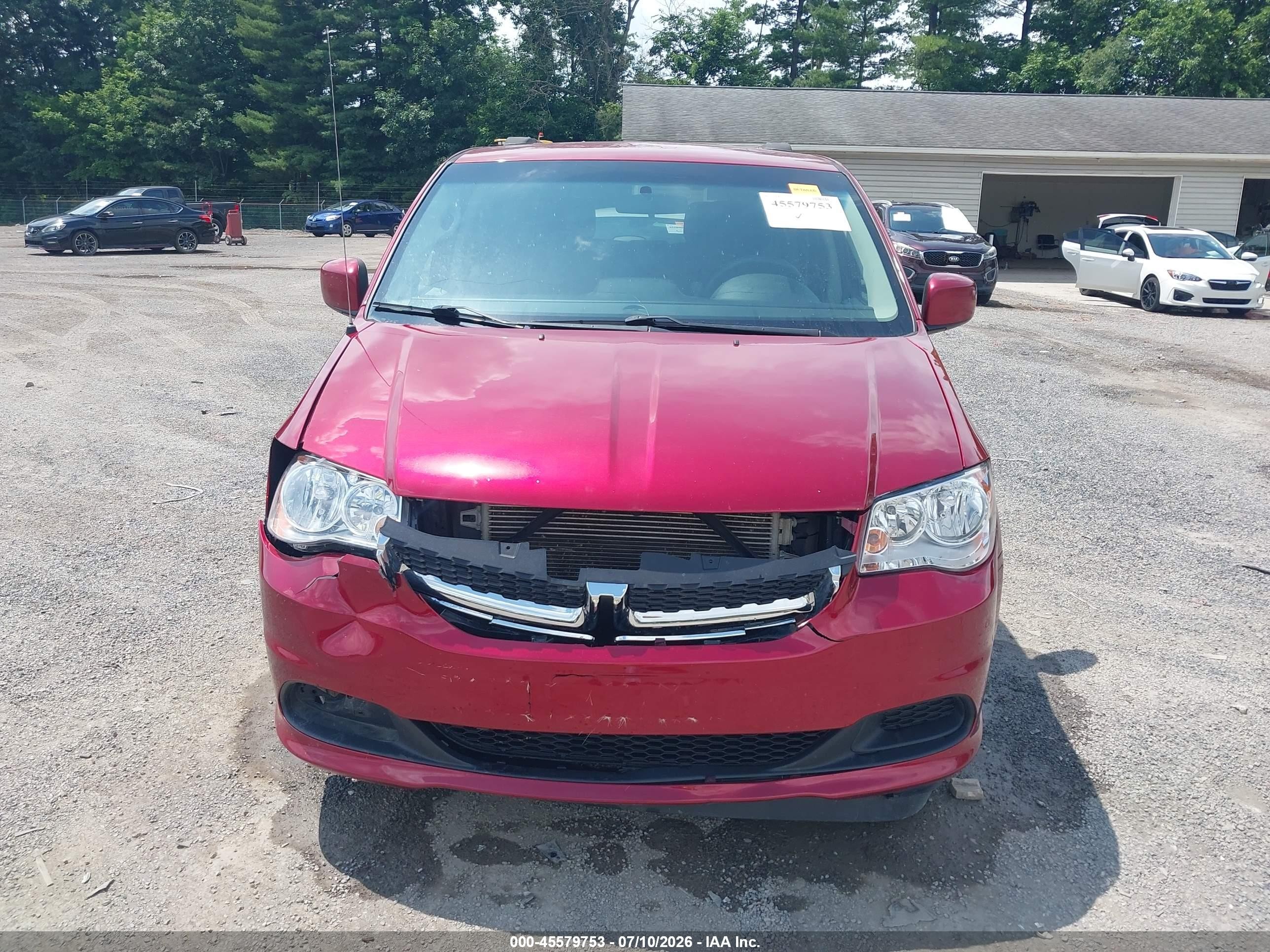 2015 Dodge Grand Caravan Sxt Maroon vin: 2C4RDGCG1FR668837